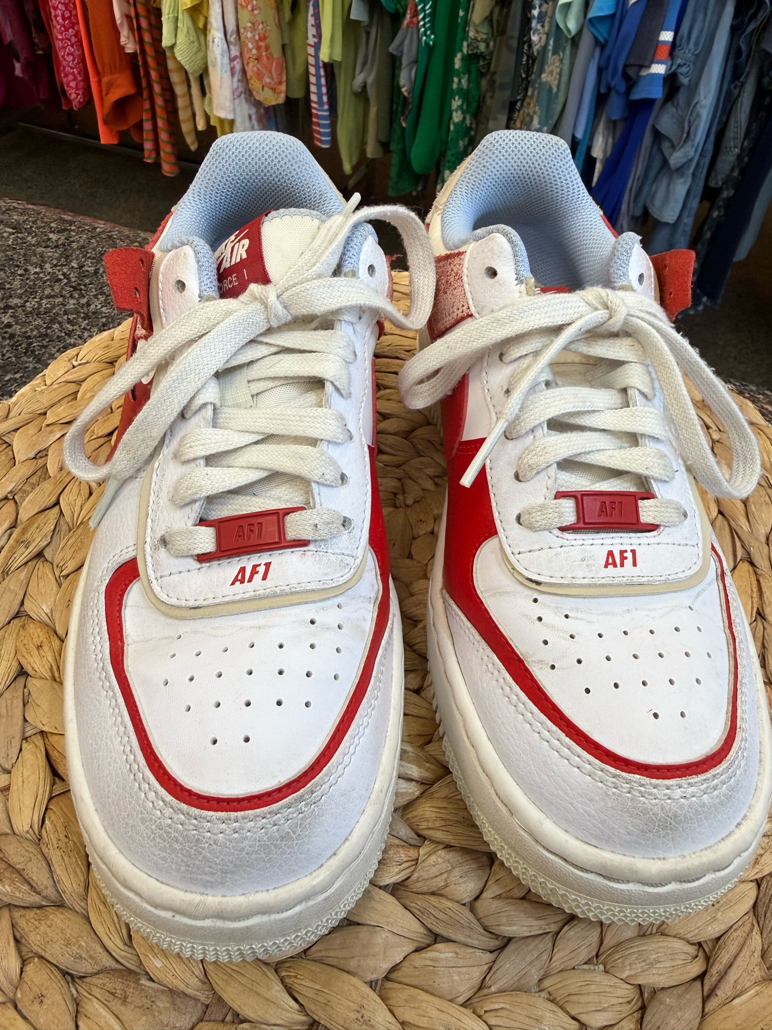 Pre-owned NIKE White Red Trim Size 6.5 Designer Sneaker