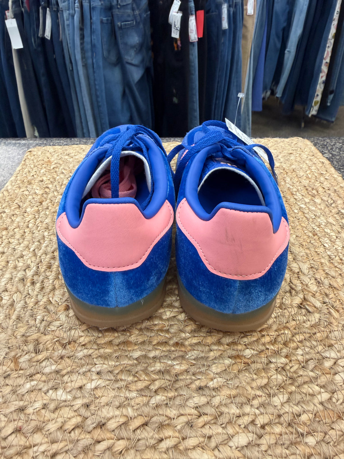 Pre-owned ADIDAS Blue Pink Trim Size 7 Designer Sneaker