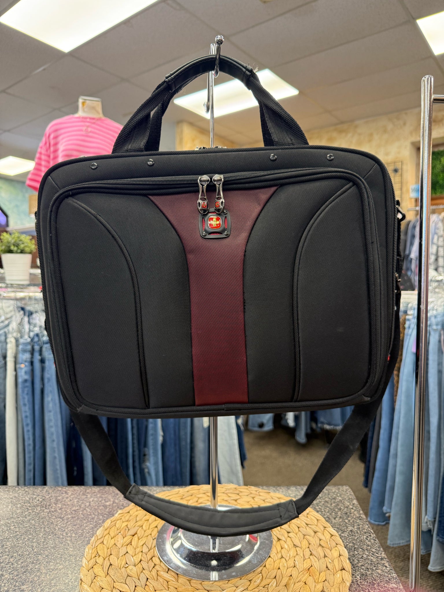 Pre-owned SWISSGEAR Black Maroon COMPUTER BAG Designer Purse