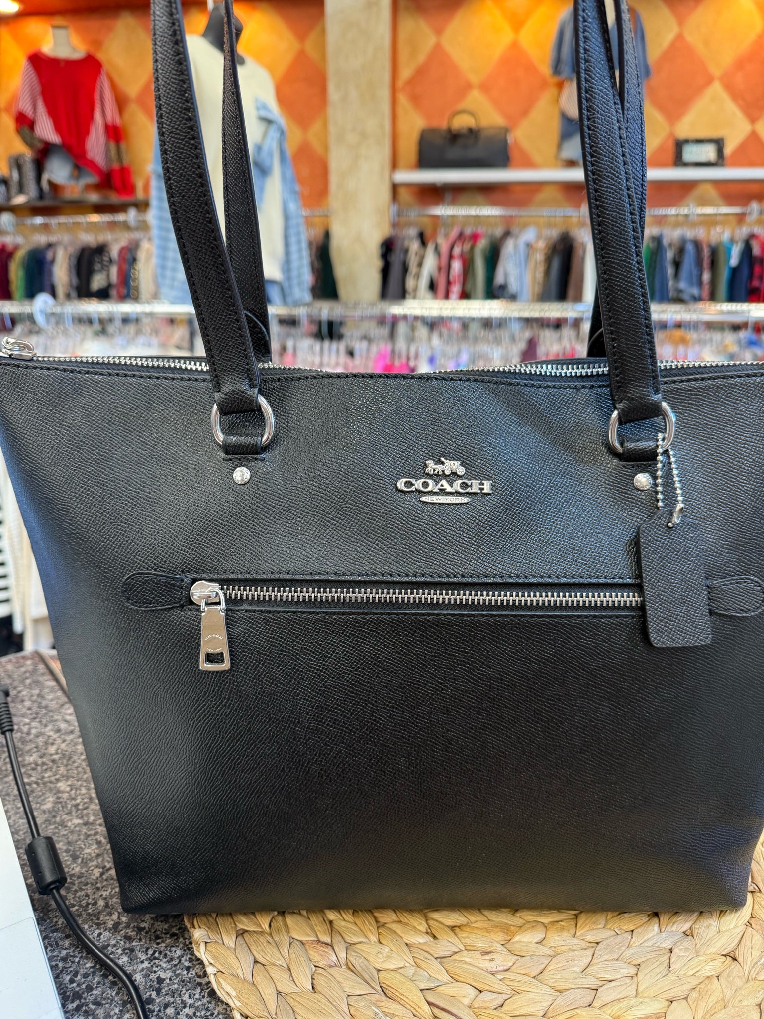 Pre-owned COACH Black Silver Shoulder Designer Purse