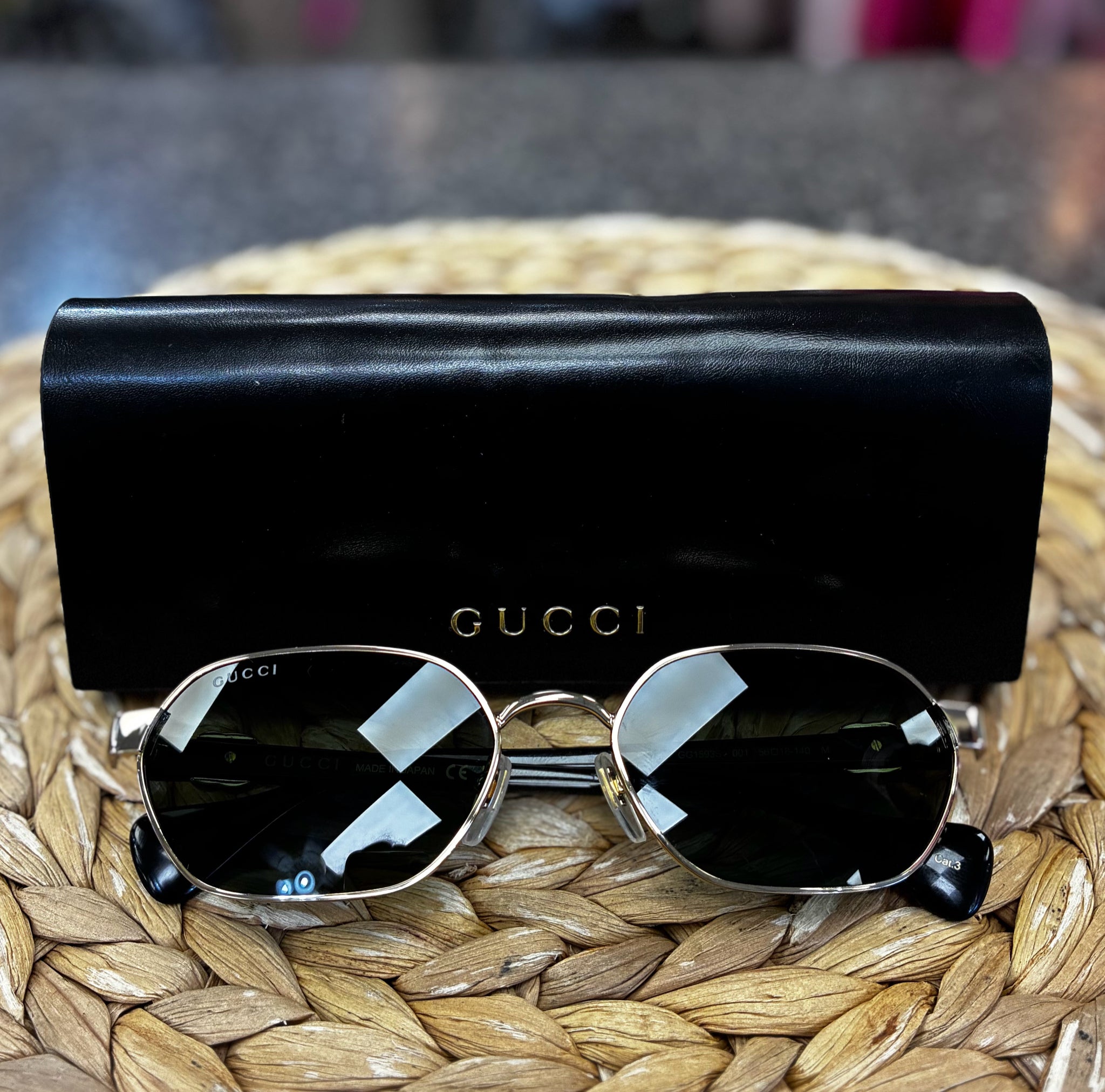 Pre-owned GUCCI Gold Black Trim Designer Sunglasses