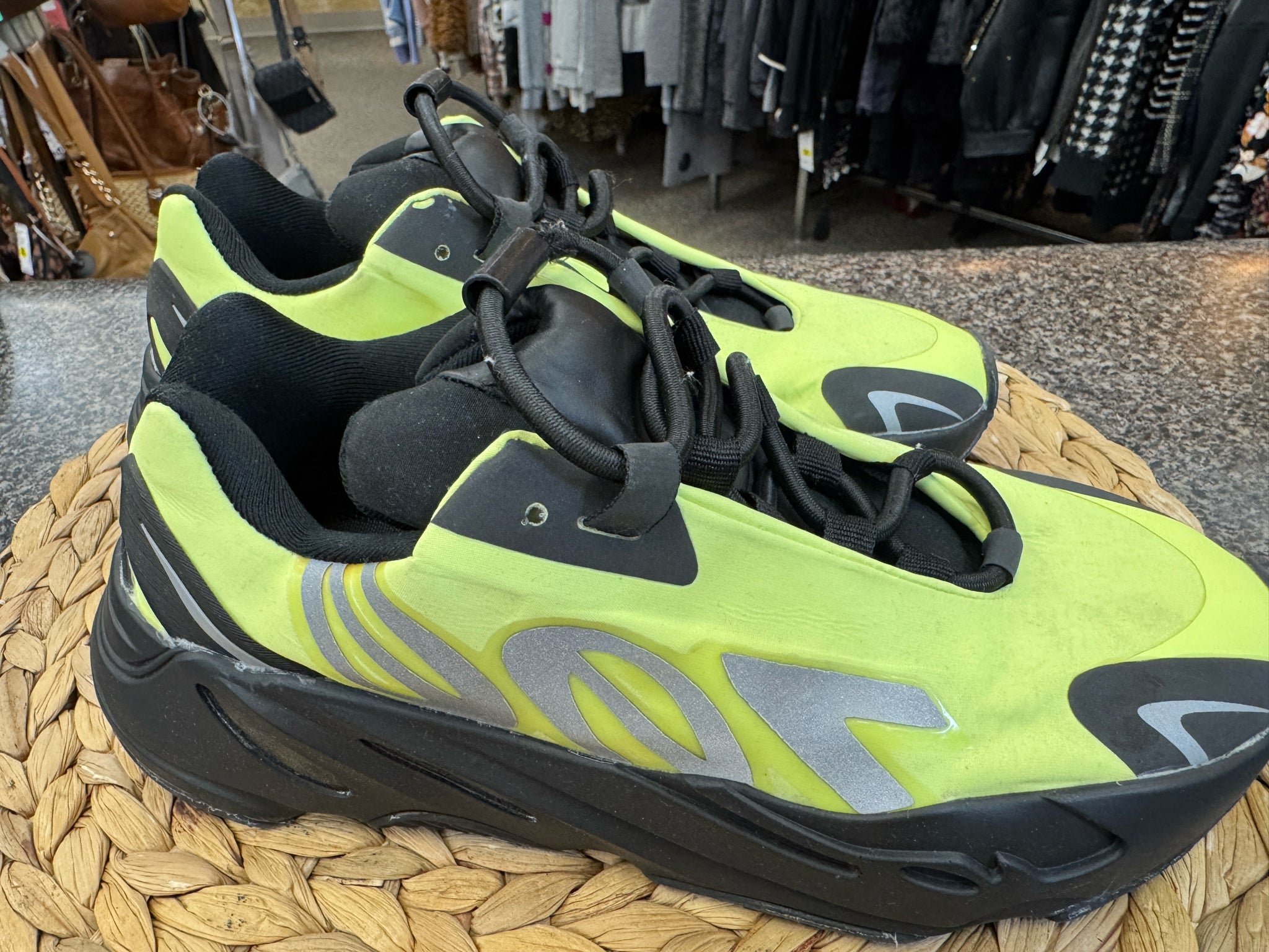 Pre-owned ADIDAS Neon yellow Black C-SIZE 6.5 Boys Sneaker