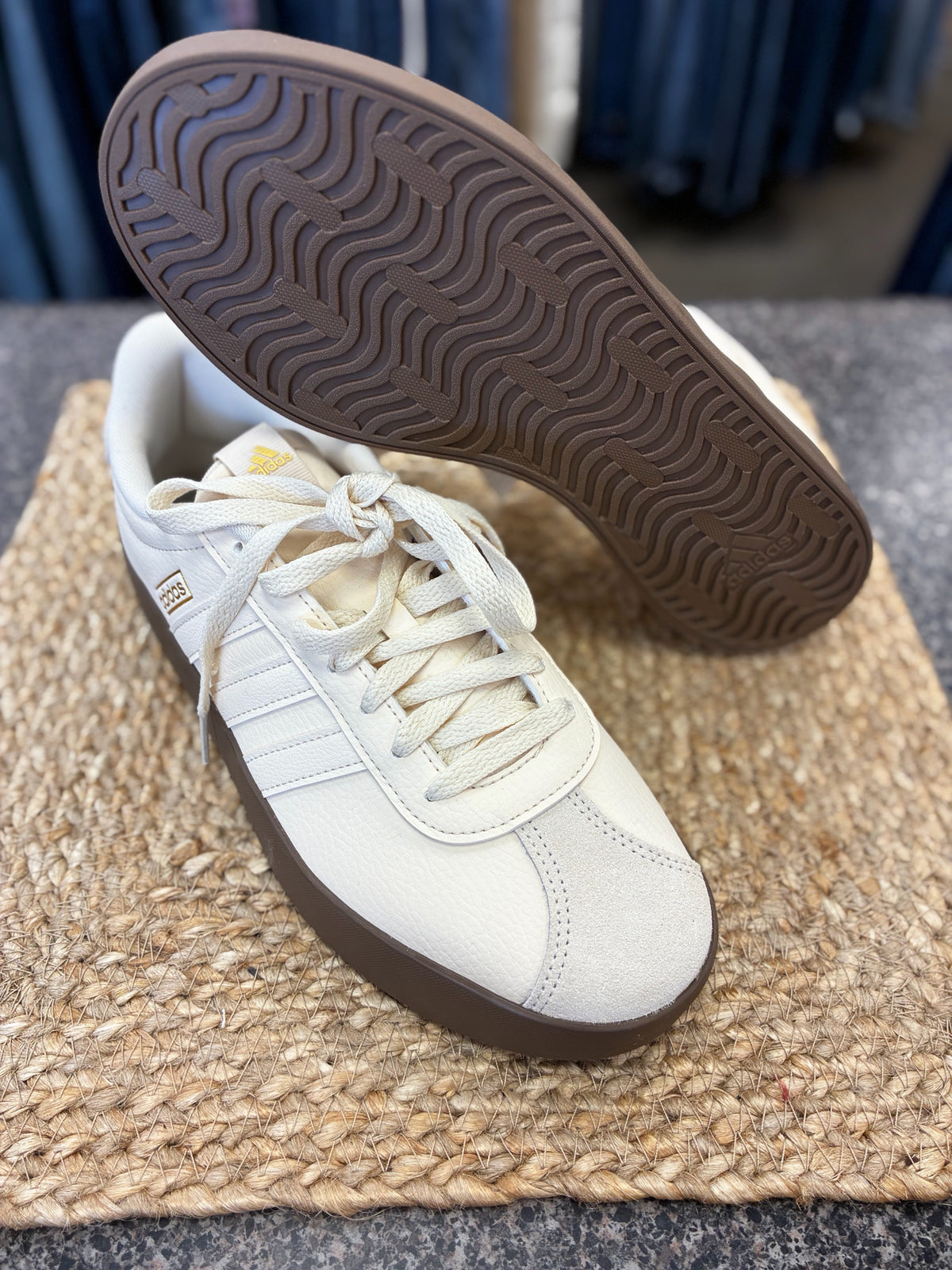 New with Tag ADIDAS Cream Brown Trim Size 10 Sneaker