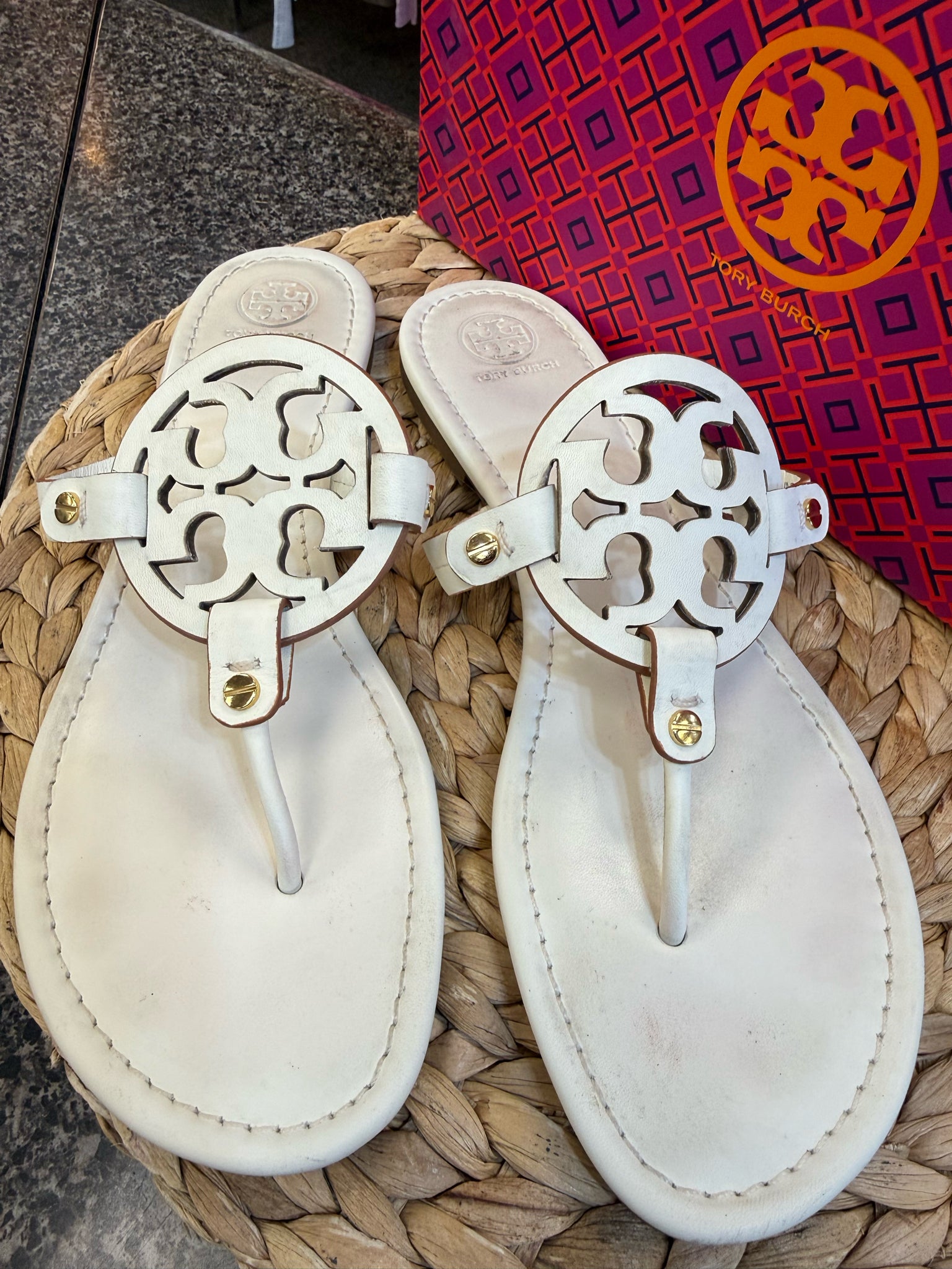 Pre-owned TORY BURCH White Size 10.5 Designer Sandal