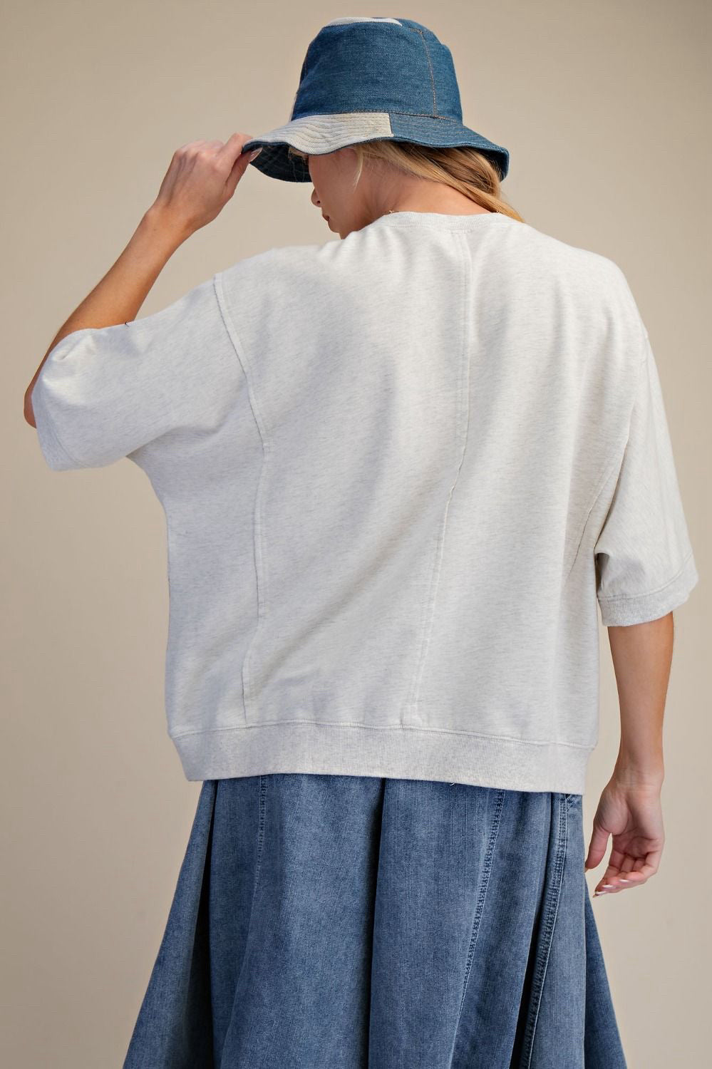 New EASEL White Size: S/M Short Sleeve Blouse