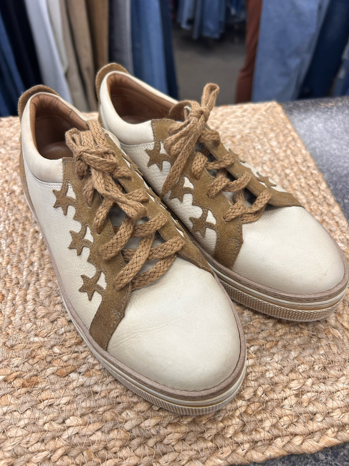 Pre-owned LUCCHESE Tan Brown Trim Size 8.5 Designer Sneaker