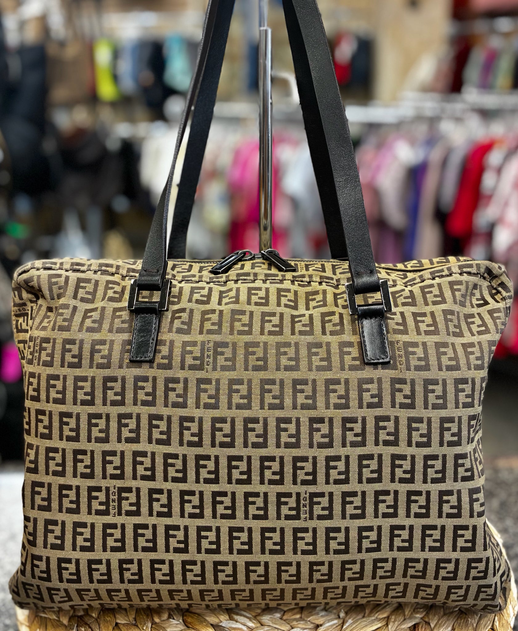 Pre-owned FENDI Tan Brown Signature M Shoulder Purse