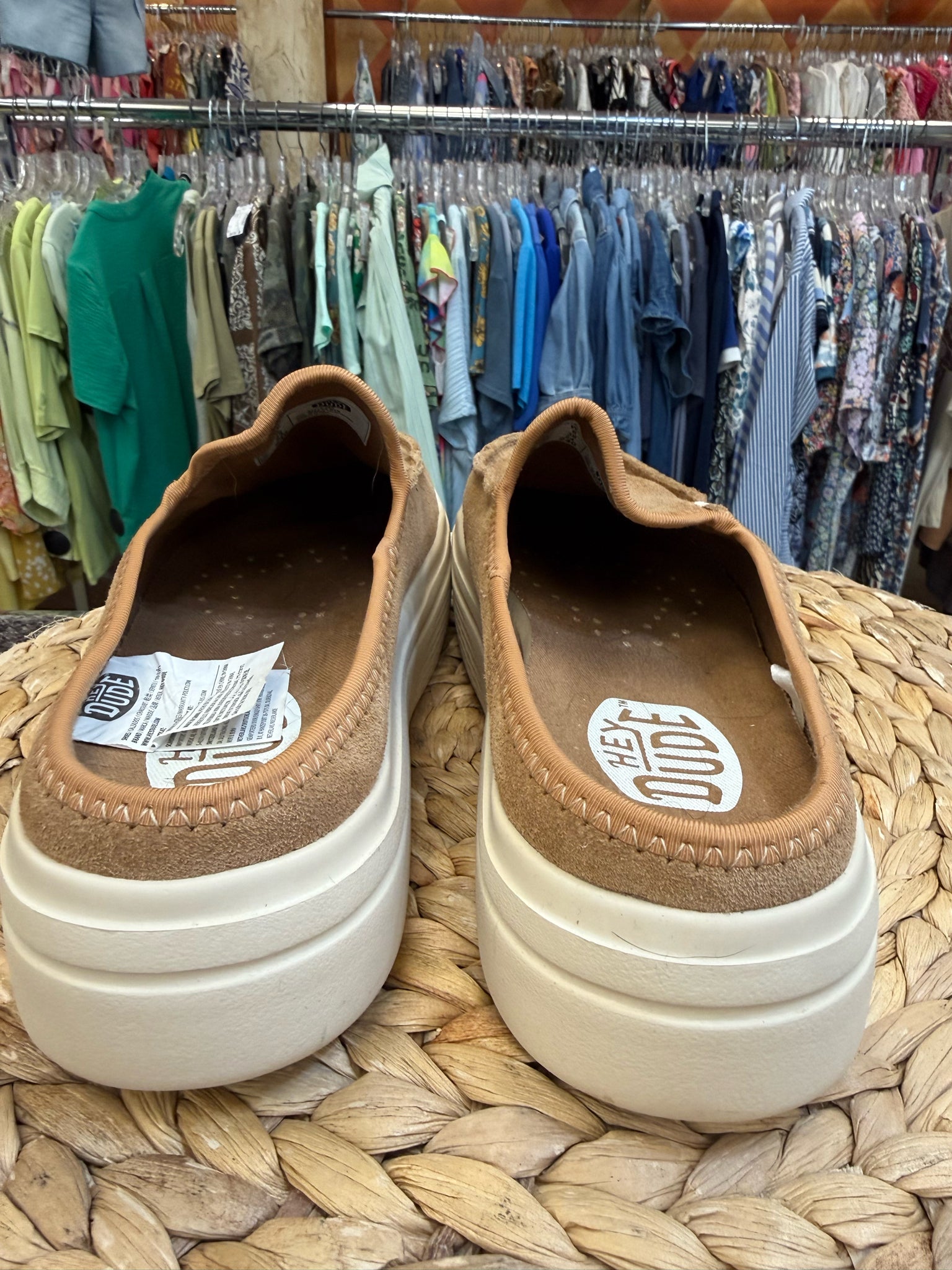 Pre-owned HEY DUDE Tan Size 8 Shoe