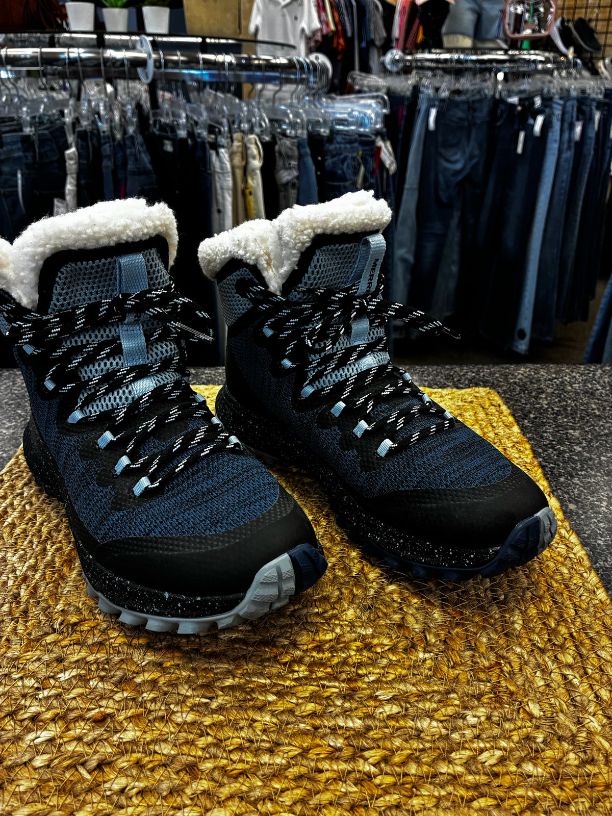 Pre-owned MERRELL Navy Black Trim Size 8 Designer Boot