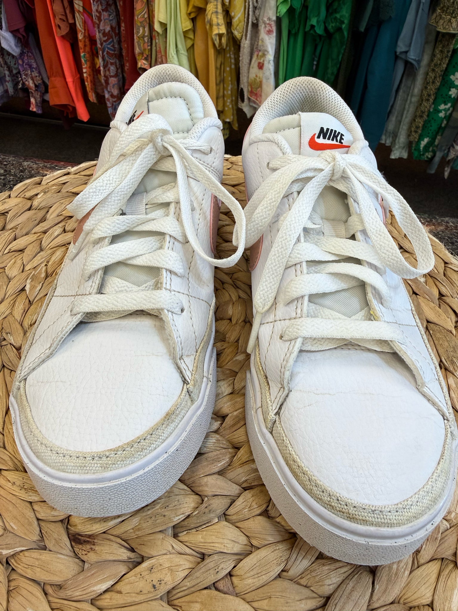 Pre-owned NIKE White Dusty Pink Size 7.5 Sneaker