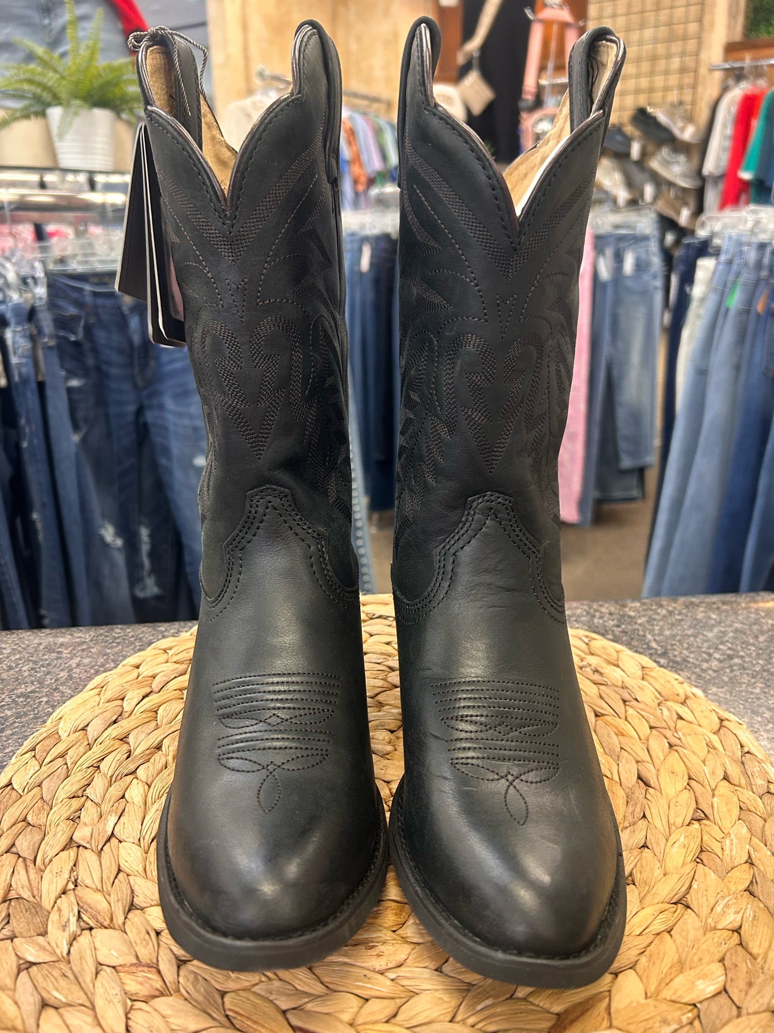 New with Tag SHYANNE Black Size 7.5 Designer Boot