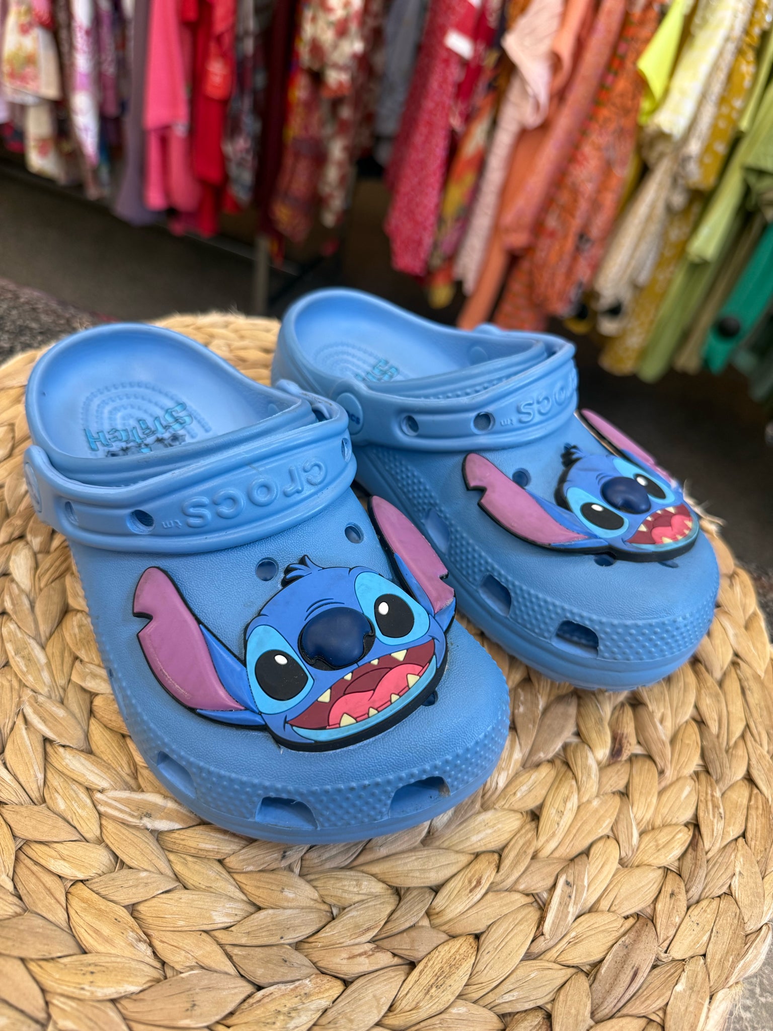 Pre-owned CROCS Blue Multi Trim Shoe Size 1 Girls Sandal