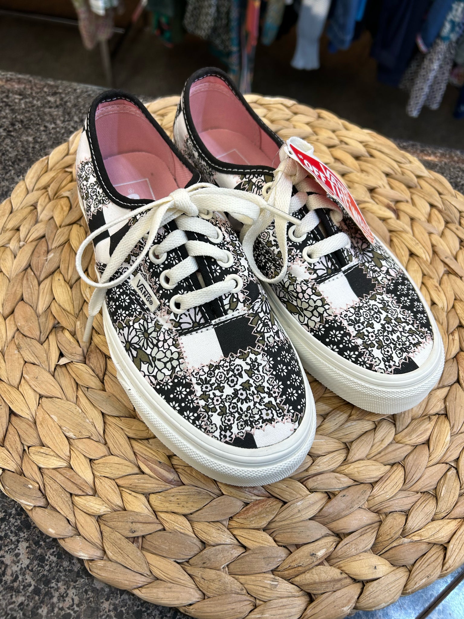 New with Tag VANS White check Black Check Size 5 Sneaker