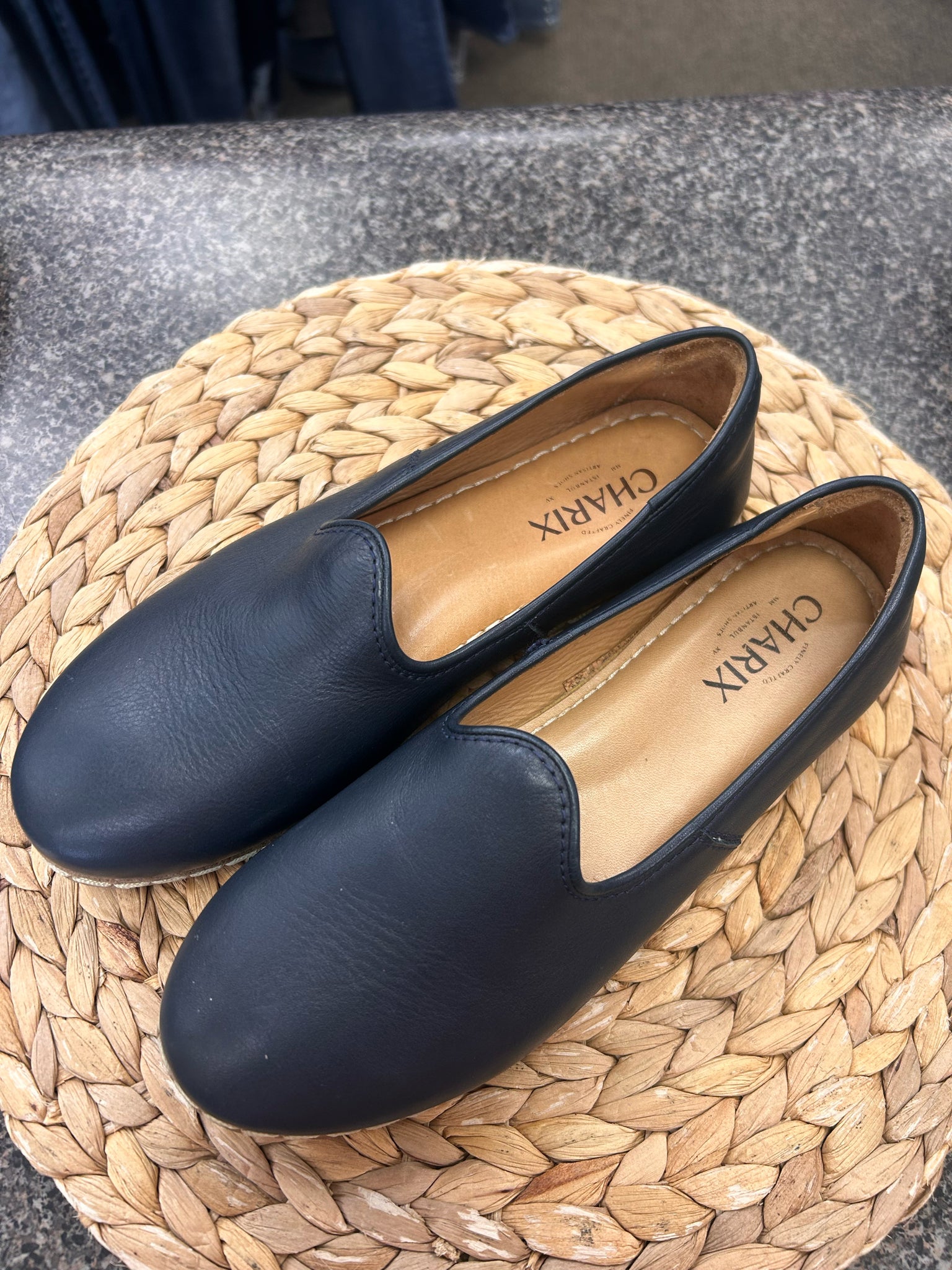 Pre-owned Charix Navy Brown Trim Size 7.5 Shoe