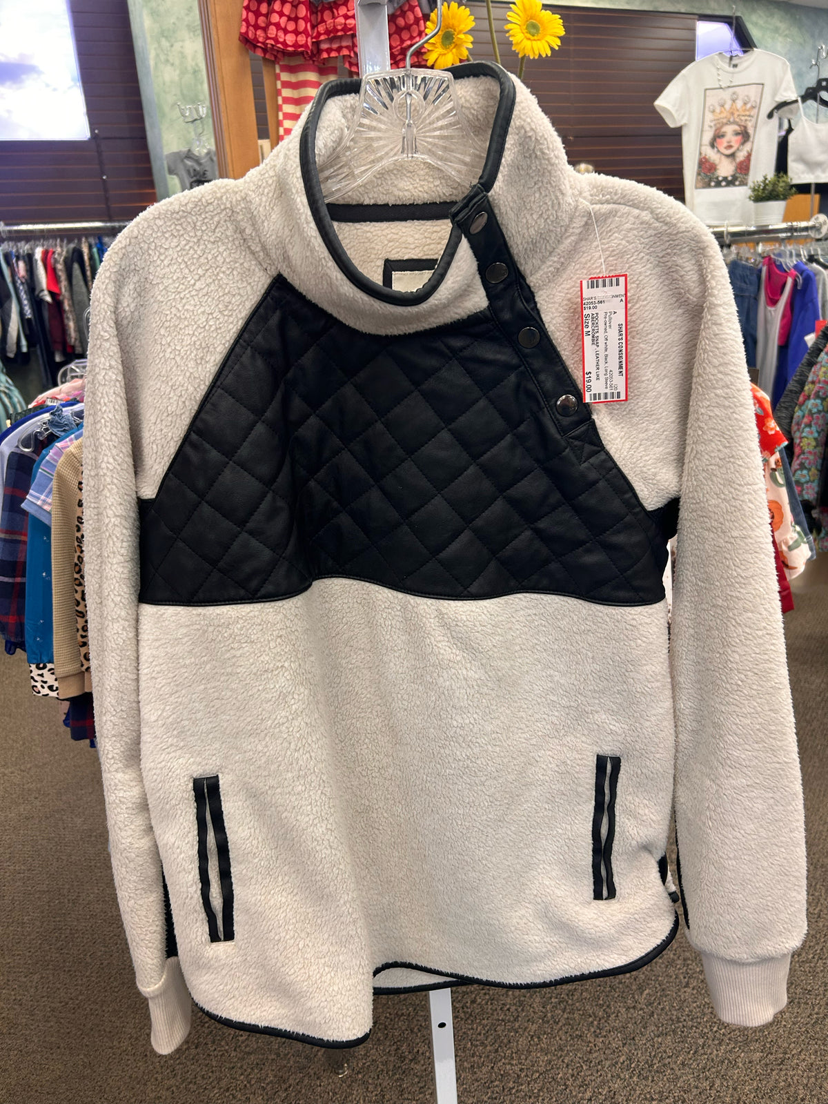 Pre-owned ABERCROMBIE Off white Black Size M Long Sleeve Pullover