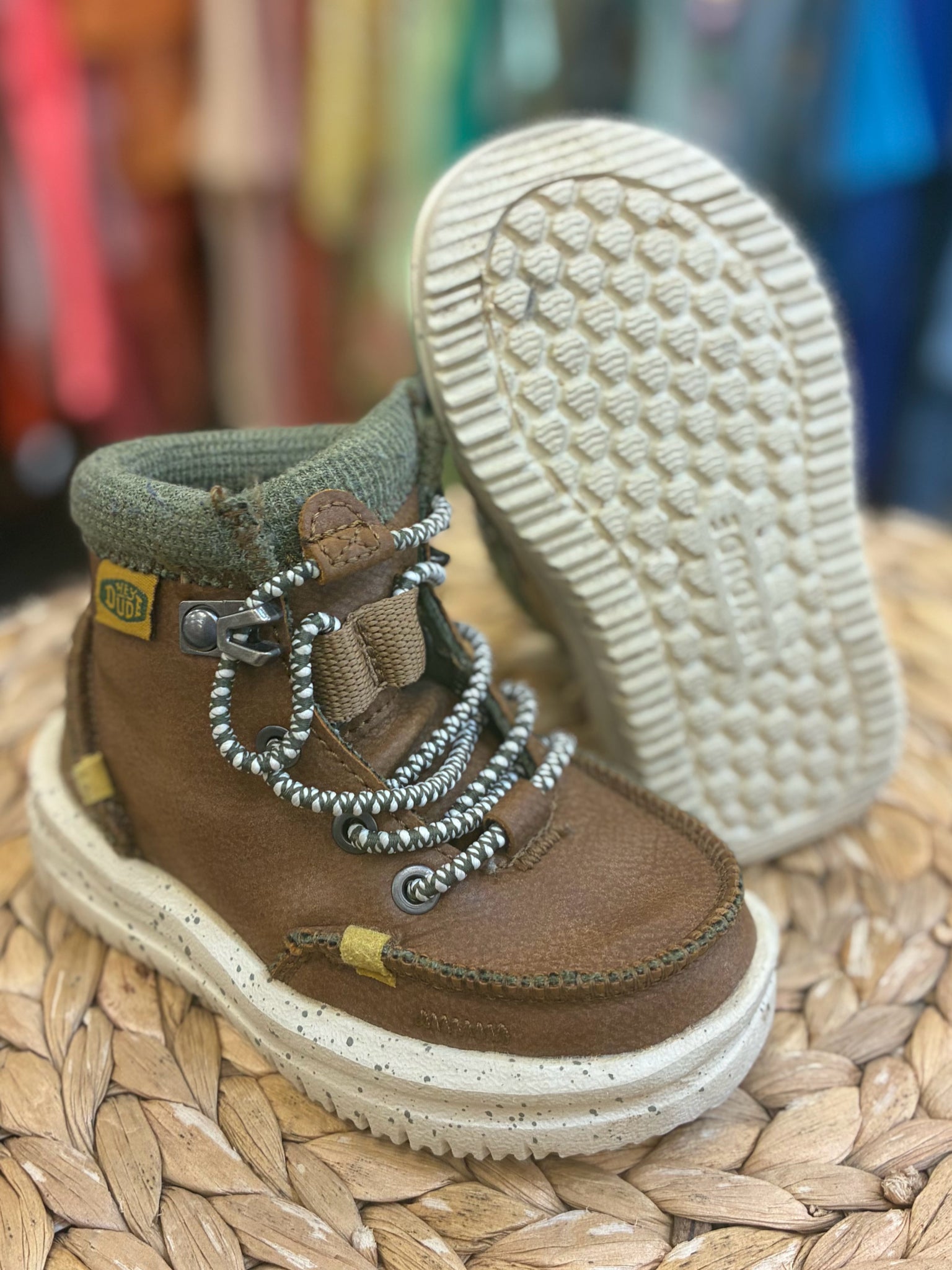 Pre-owned HEY DUDE Brown Green Trim C-SIZE 5T Boys Boots