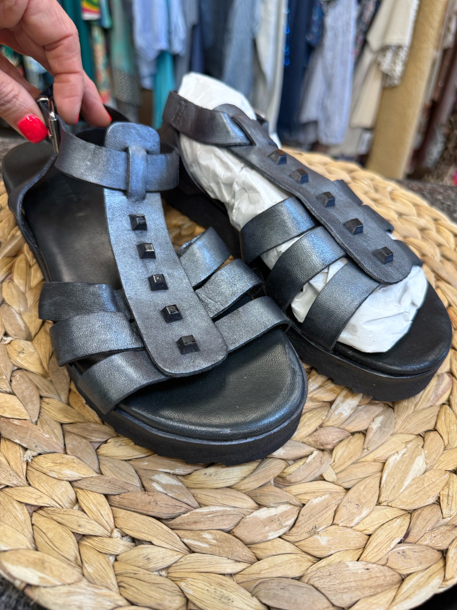 Pre-owned Piranha Navy Size 6.5 Sandal