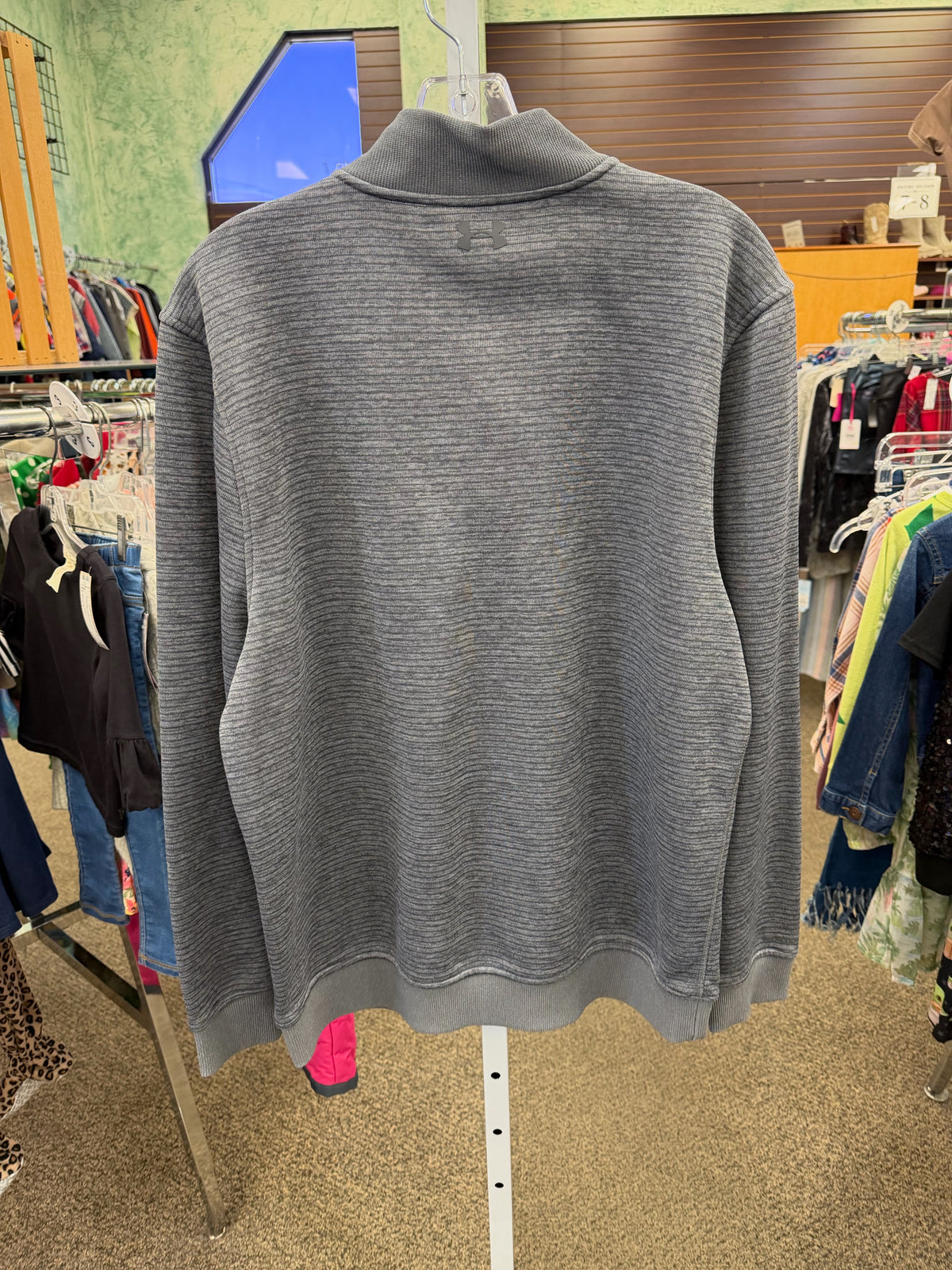 Pre-owned UNDER ARMOUR Light gray Dark Gray Stripe Men Size L Mens Pullover