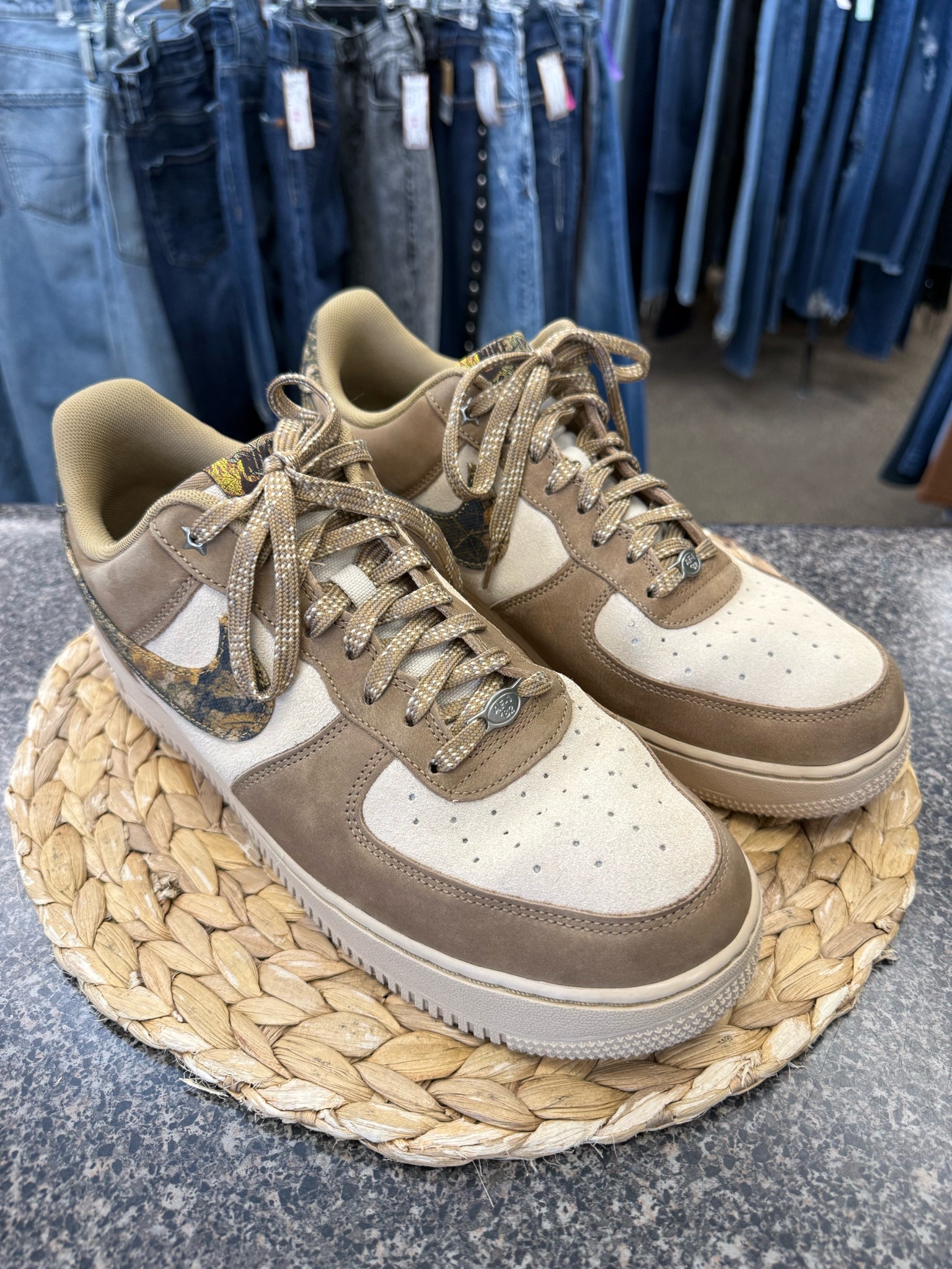 Pre-owned NIKE Light brown Cream SHOE SIZE 11 MENS Designer Sneaker