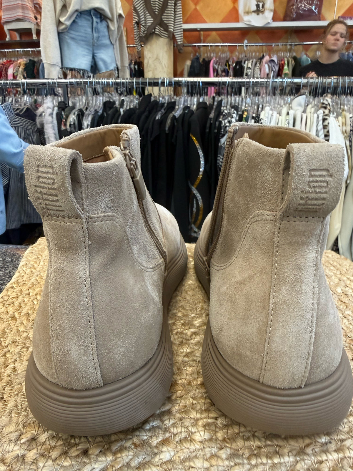 Pre-owned FITFLOPS Tan Size 9 Bootie