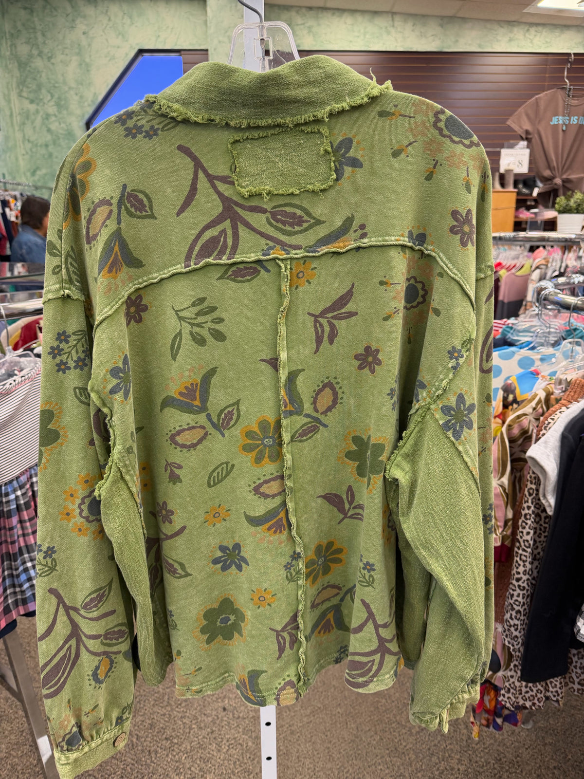 Pre-owned EASEL Green Multi Print Size: XL Long Sleeve Blouse