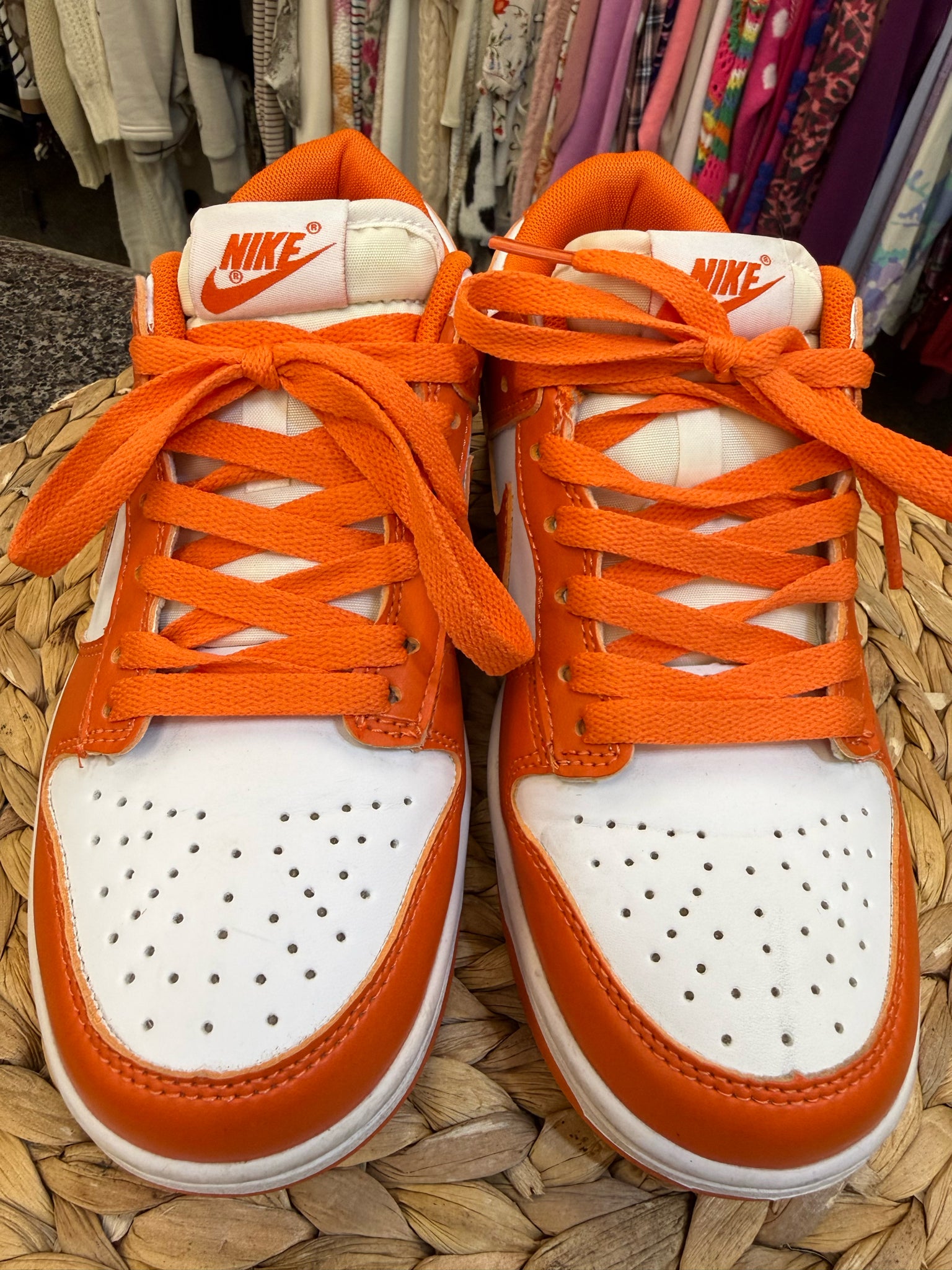 Pre-owned NIKE Orange White SHOE SIZE 7 MENS Designer Sneaker