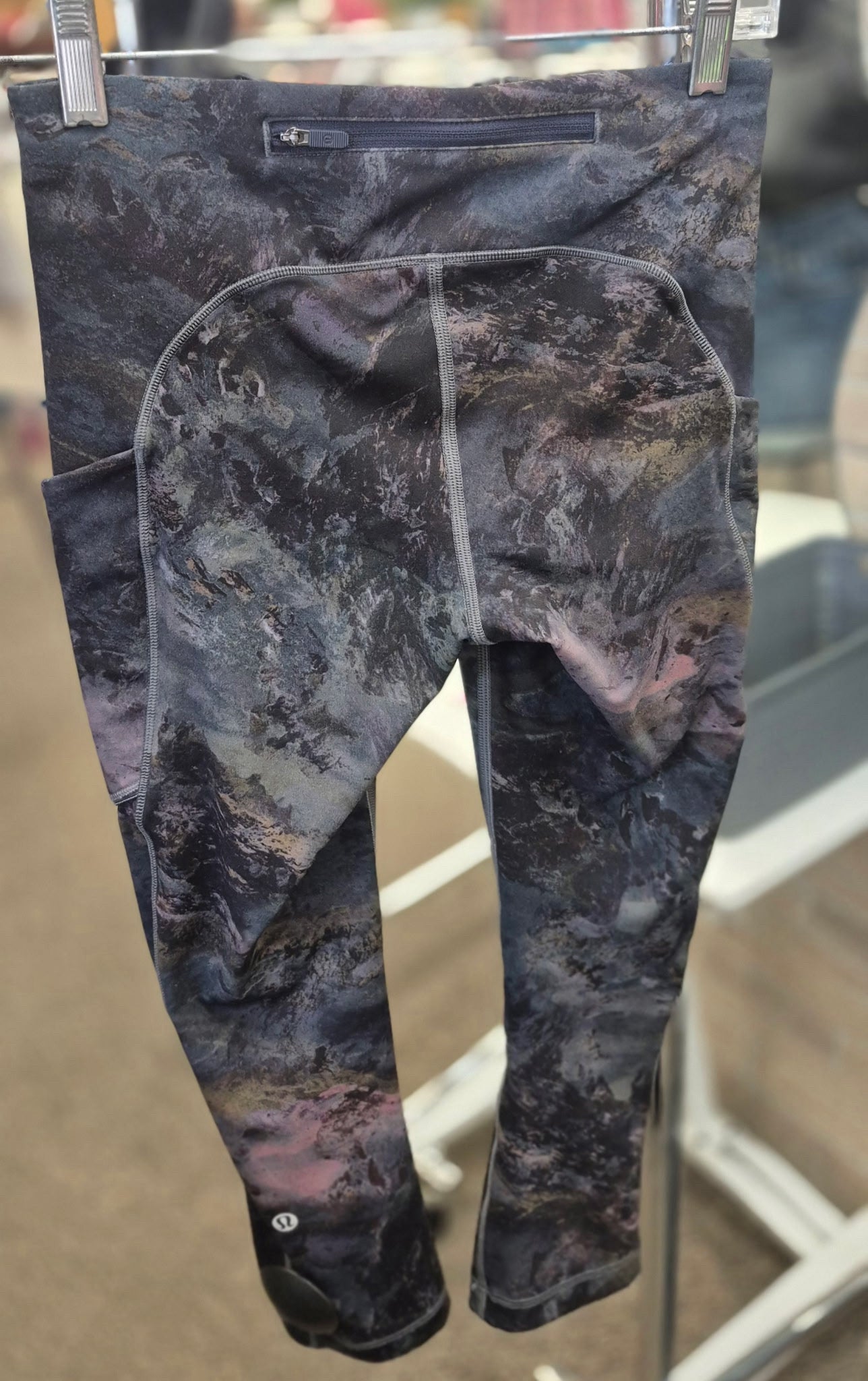 Pre-owned Lululemon Gray Mauve # SIZE 4 Legging
