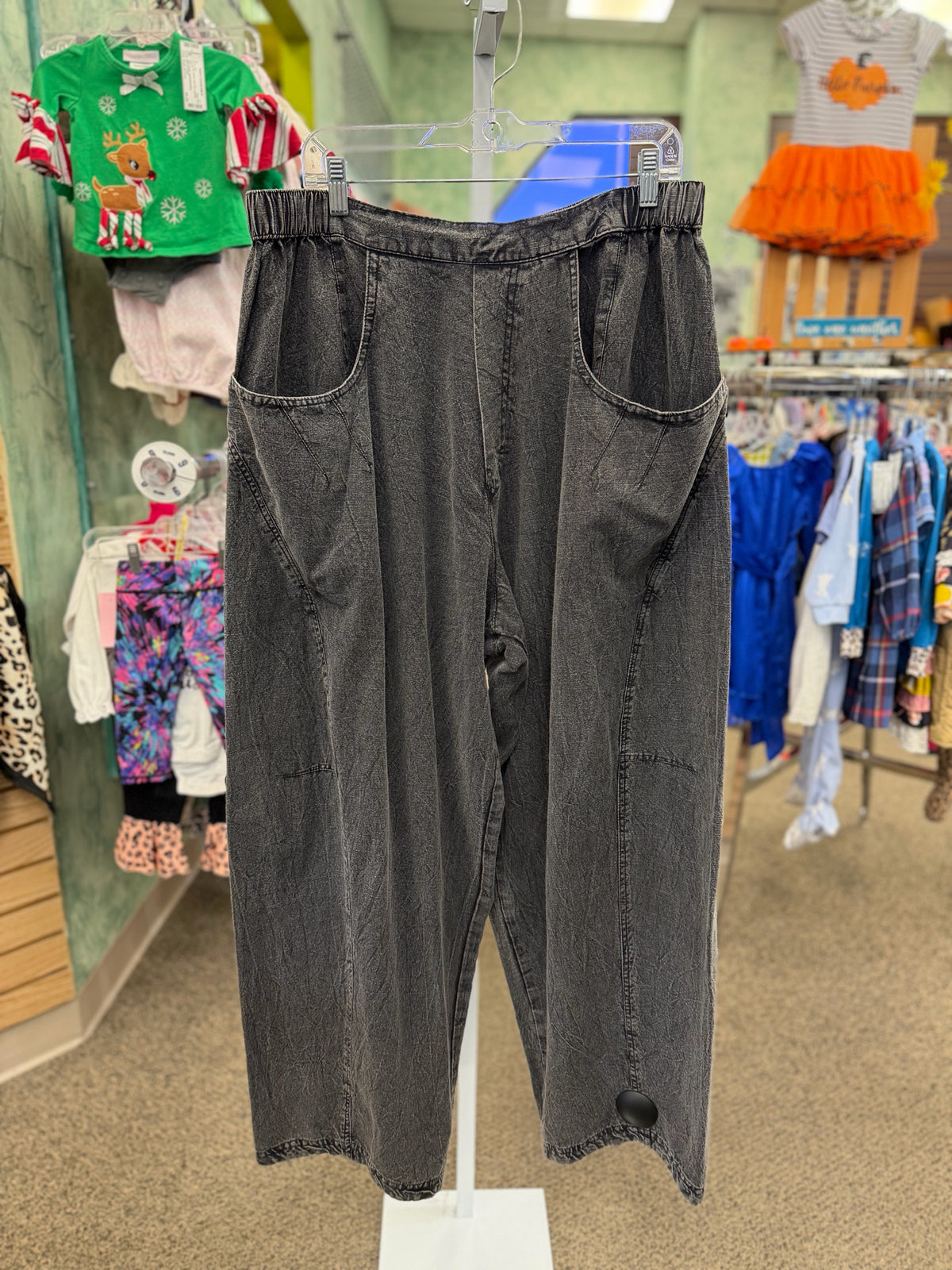 New with Tag EARTHBOUND Black blend Size 16 Pants