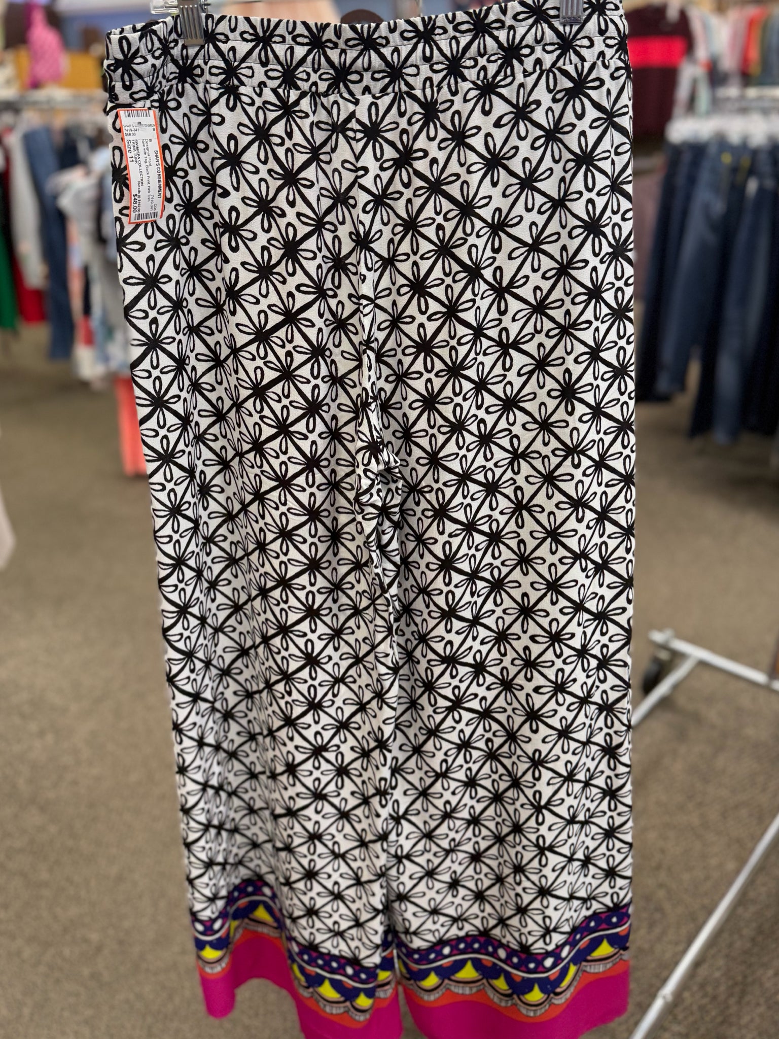 New with Tag TRINA TURK Black Print Pink Trim Size: 11 Designer Pant