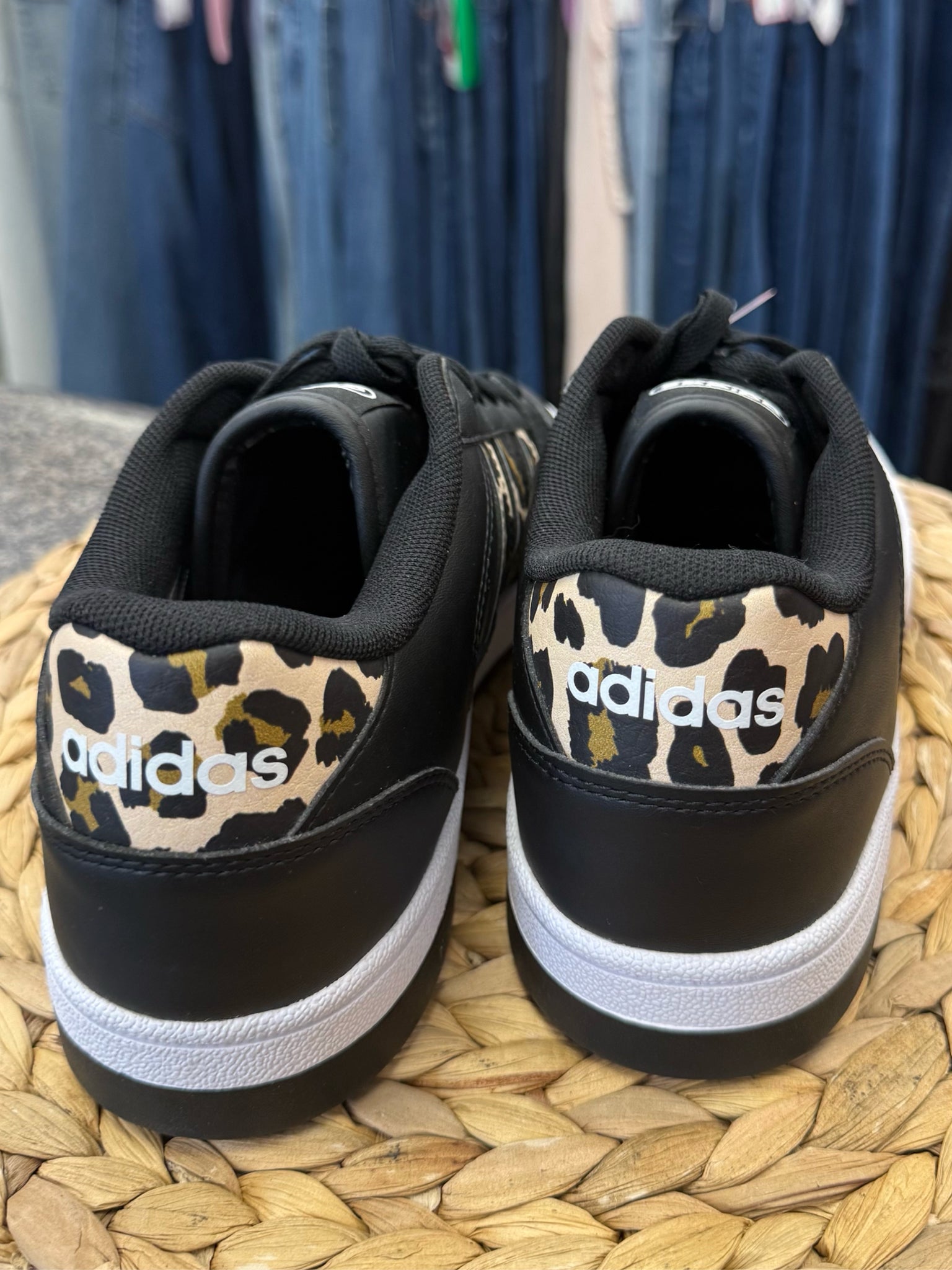 New  Without Tag ADIDAS Black Animal Trim Size 9.5 Designer Sneaker