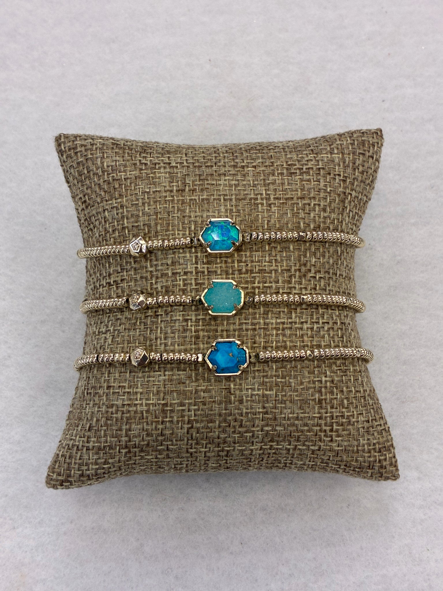 Pre-owned KENDRA SCOTT Gold Teal trim Designer Bracelet
