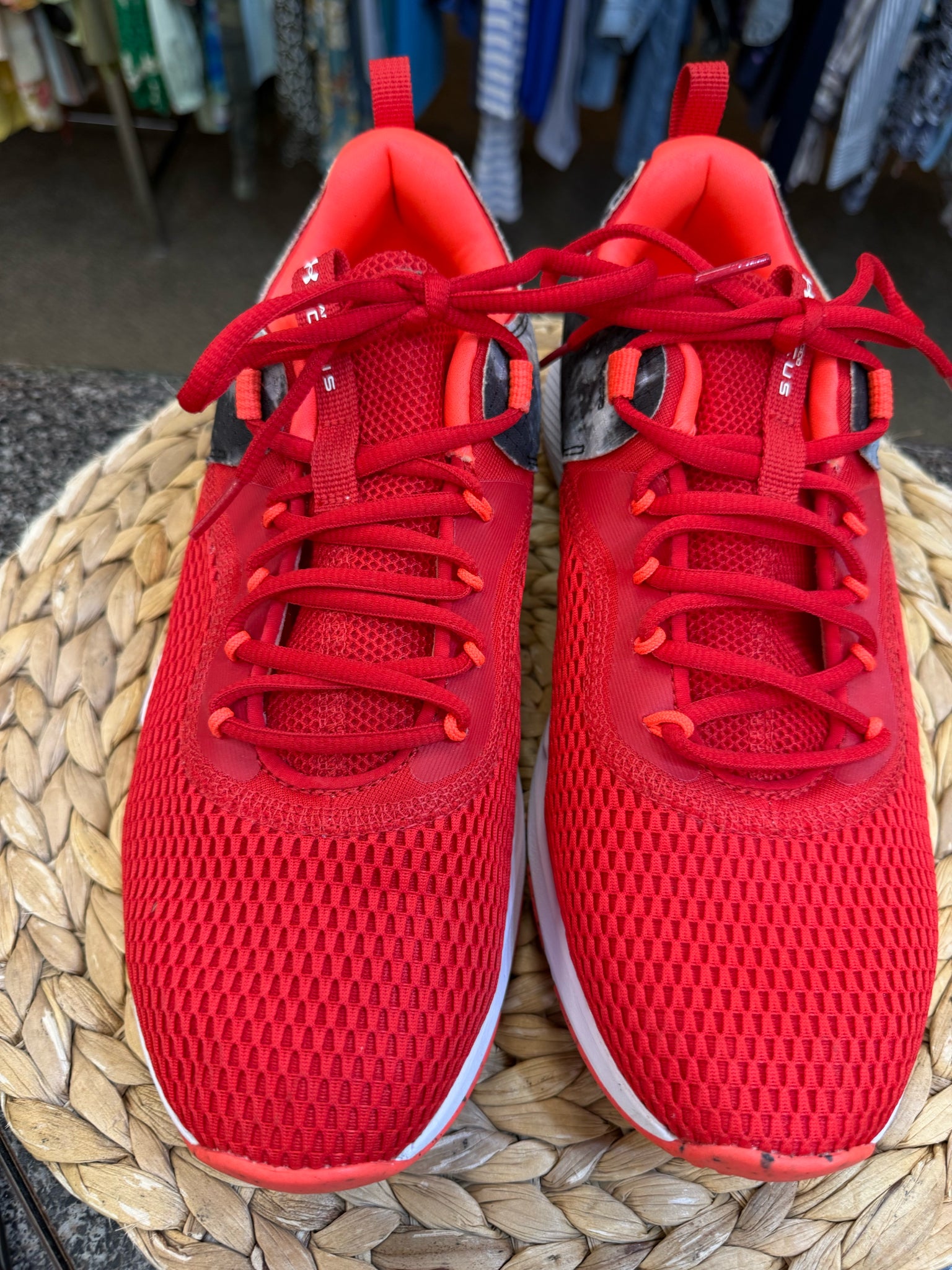 Pre-owned UNDER ARMOUR Red Black Trim SHOE SIZE 10 MENS Sneakers
