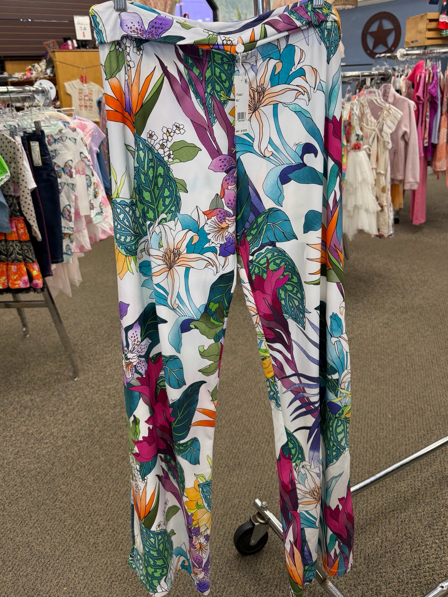 New with Tag TRINA TURK White floral Multi Size 12 Pants