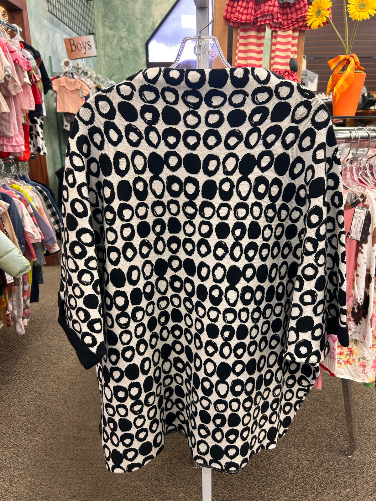 Pre-owned APNY White Black Print Size XL Quarter Sleeve Sweater
