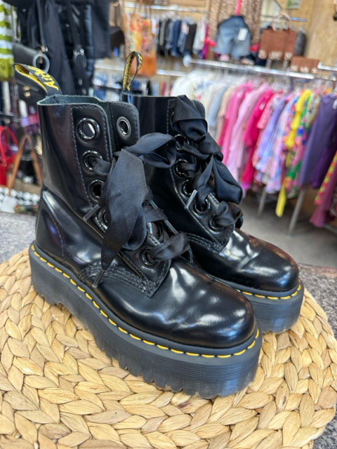 Pre-owned DR MARTENS Black Size 5 Designer Boot
