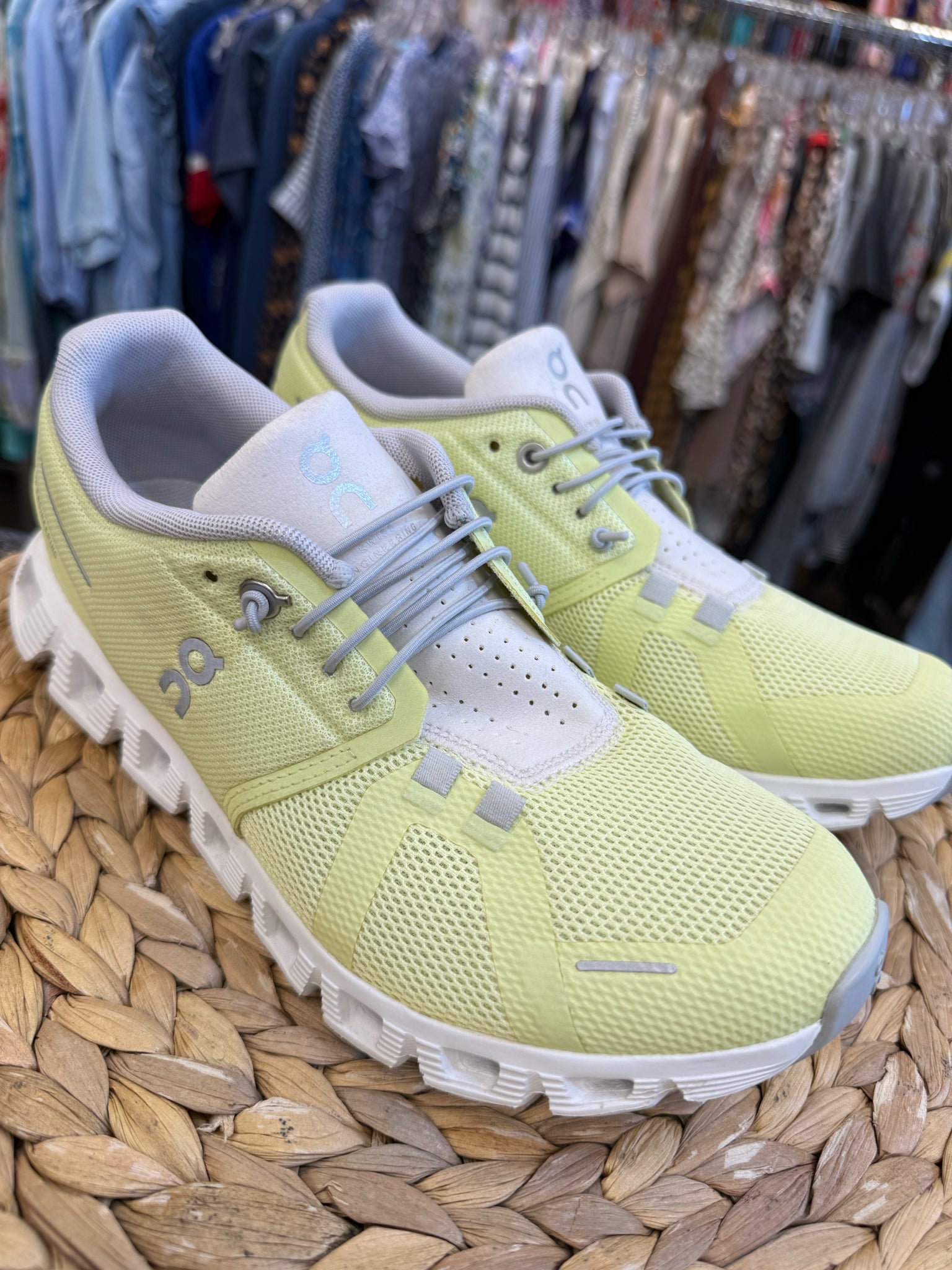 Pre-owned On Cloud Yellow Size 8 Designer Sneaker