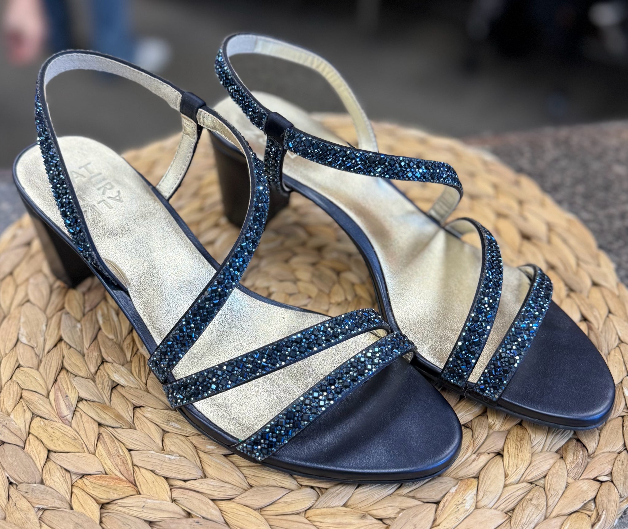 Pre-owned NATURALIZER Navy Size 9.5 Designer Sandal