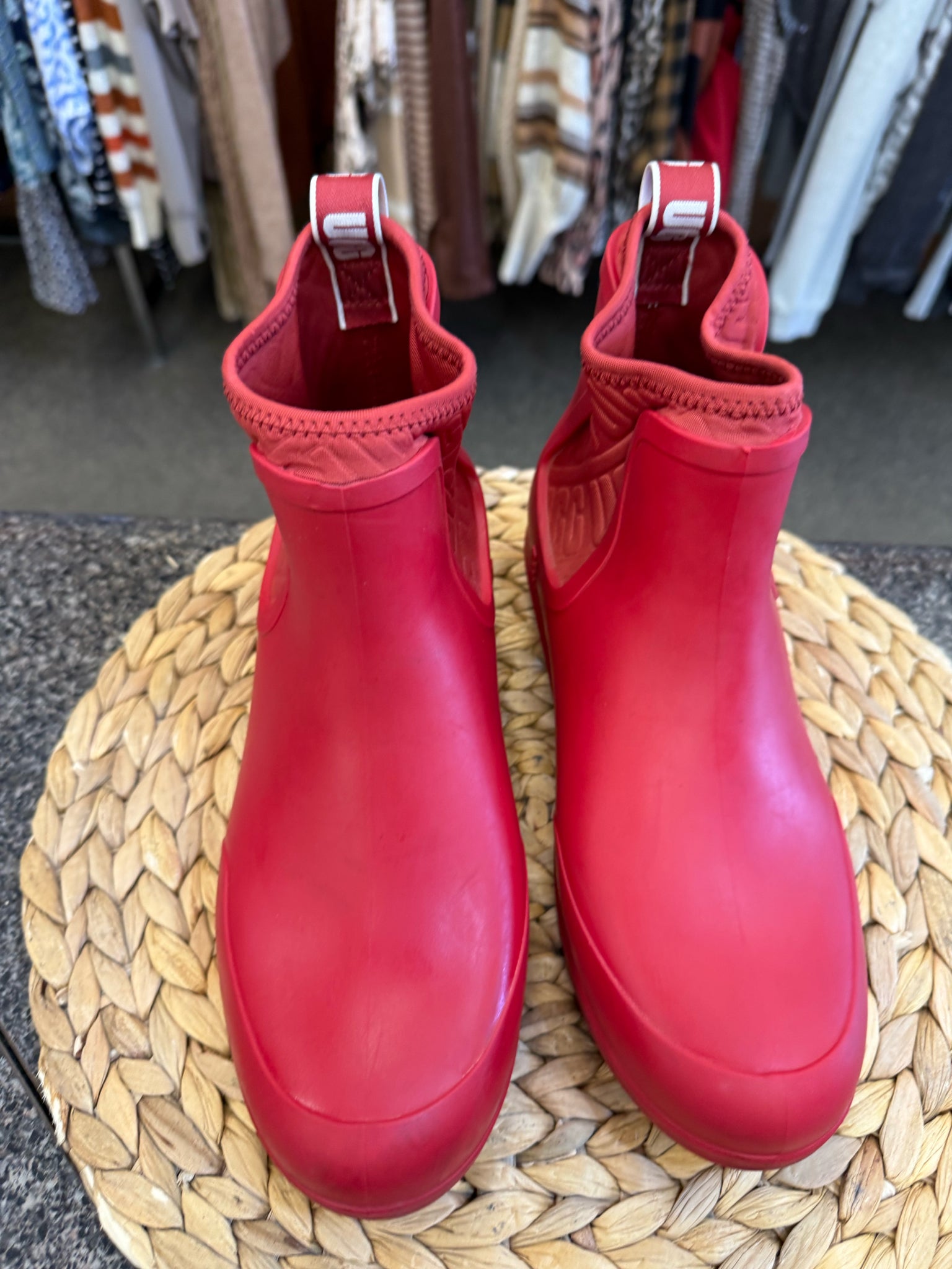 Pre-owned UGG Red Size 7 Designer Bootie