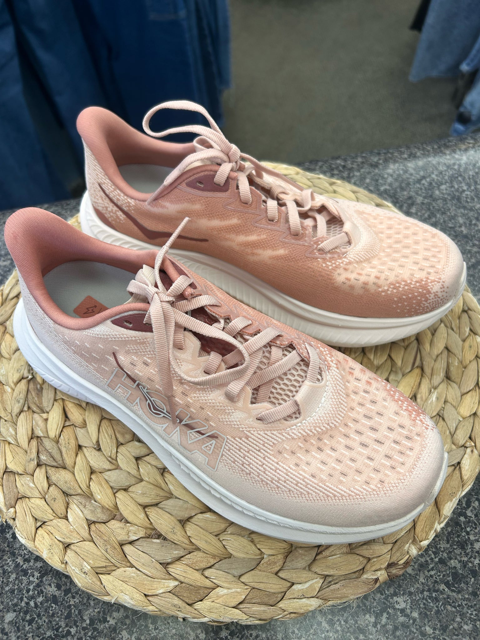Pre-owned HOKA Pink Size 9 Designer Sneaker