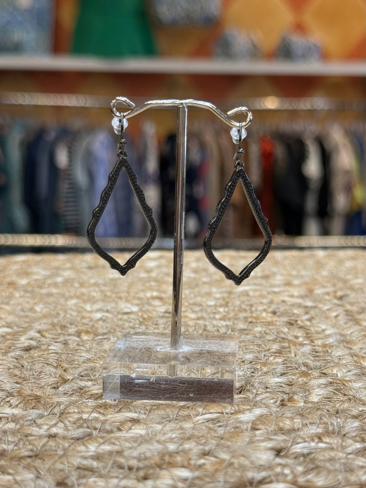 Pre-owned KENDRA SCOTT Black Designer Earring