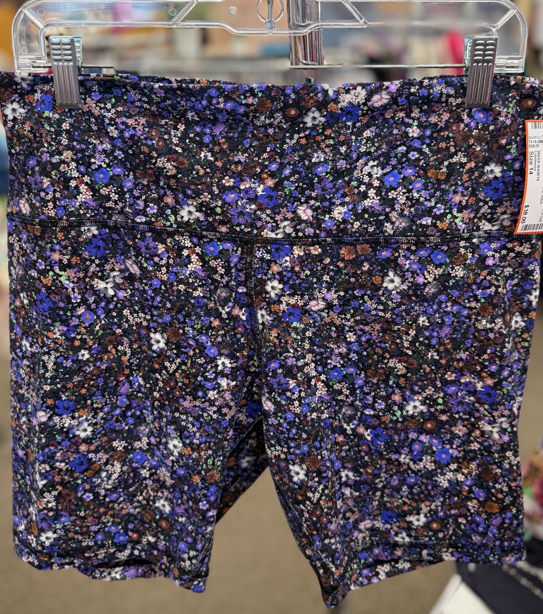 Pre-owned Lululemon Purple floral Black Size 14 Shorts