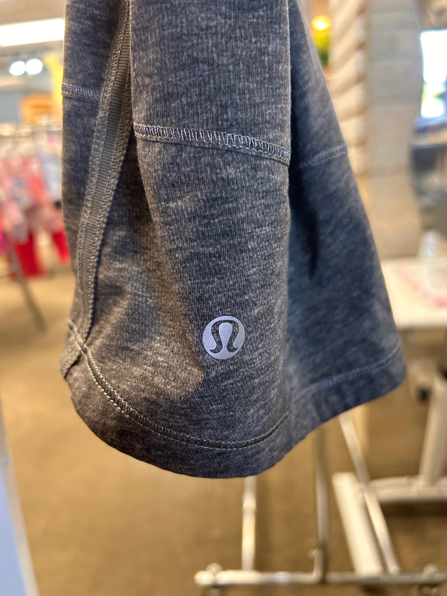 Pre-owned Lululemon Gray Pink Trim Size: 8 Designer Skort