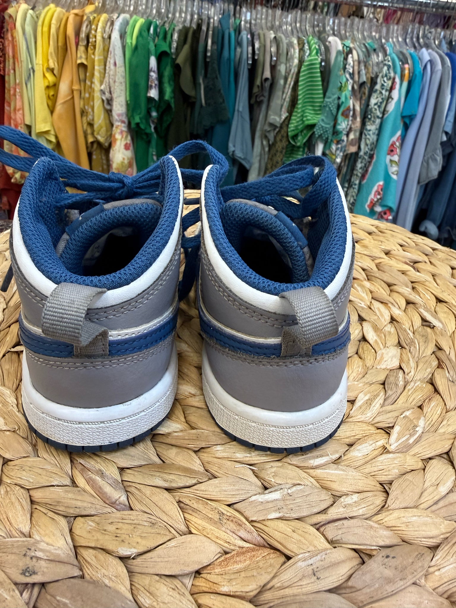 Pre-owned Nike Air Jordan White Blue Trim C-SIZE 9 Boys Sneaker