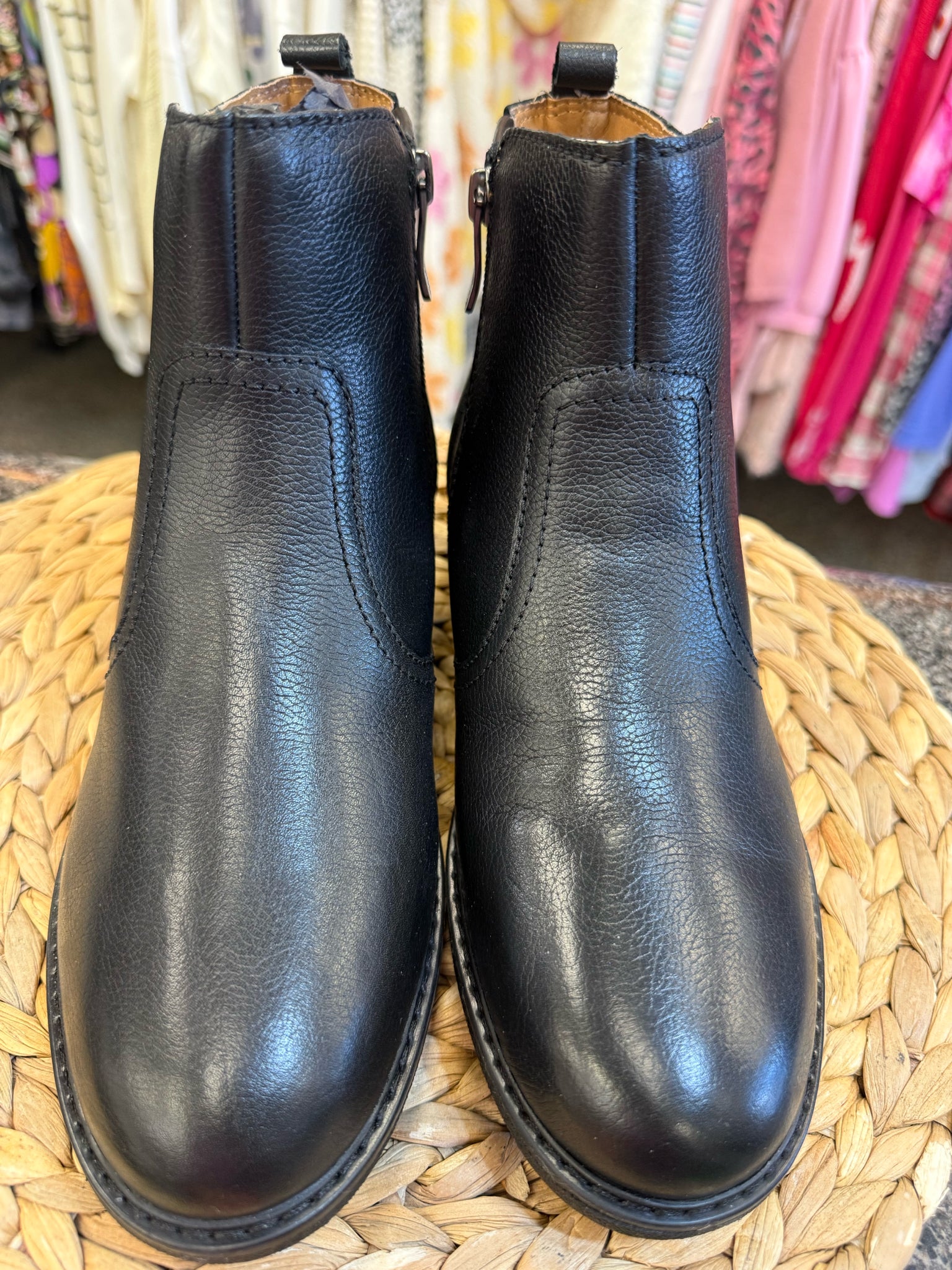 Pre-owned EASY SPIRIT Black Size 8.5 Designer Bootie