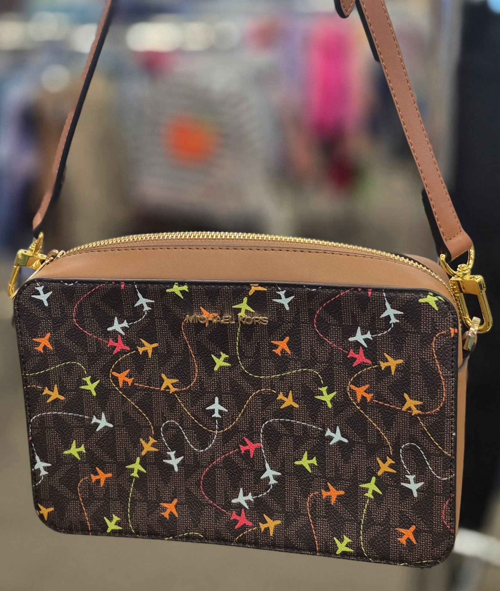 Pre-owned MICHAEL KORS Tan Signature Multi Print Crossbody Designer Purse