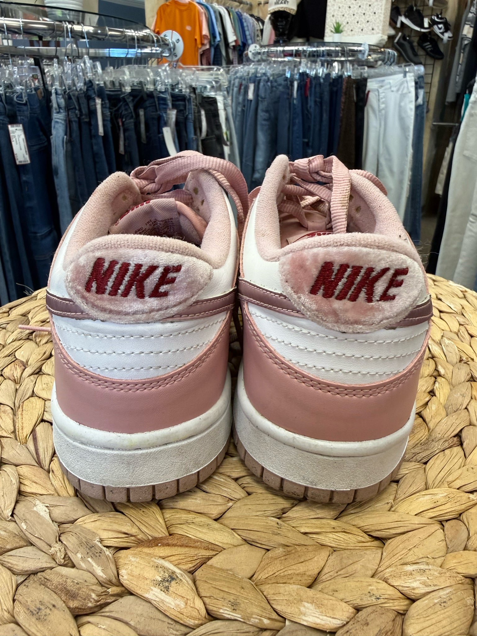 Pre-owned NIKE Pink Dark Pink Trim Shoe Size 6.5 GIRLS Designer Sneaker