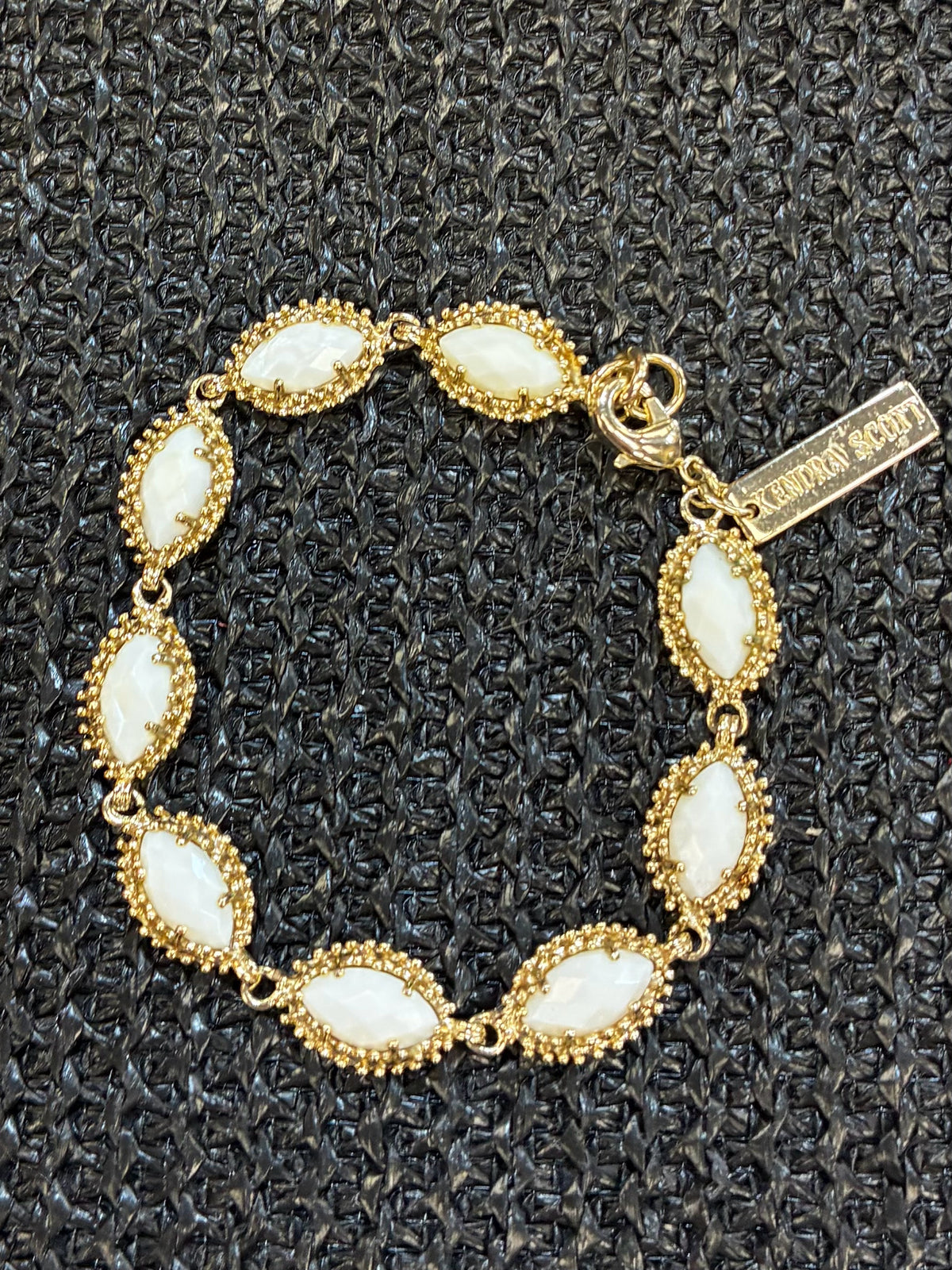 Pre-owned KENDRA SCOTT White Gold Trim Designer Bracelet