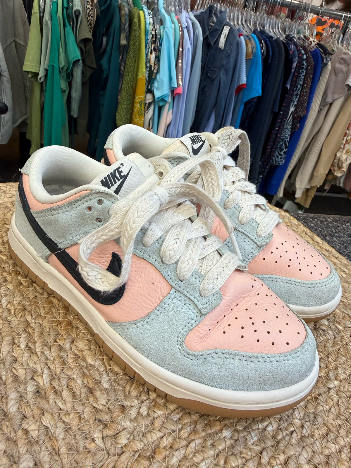 Pre-owned NIKE Light pink Light Blue Trim Size 6 Sneaker