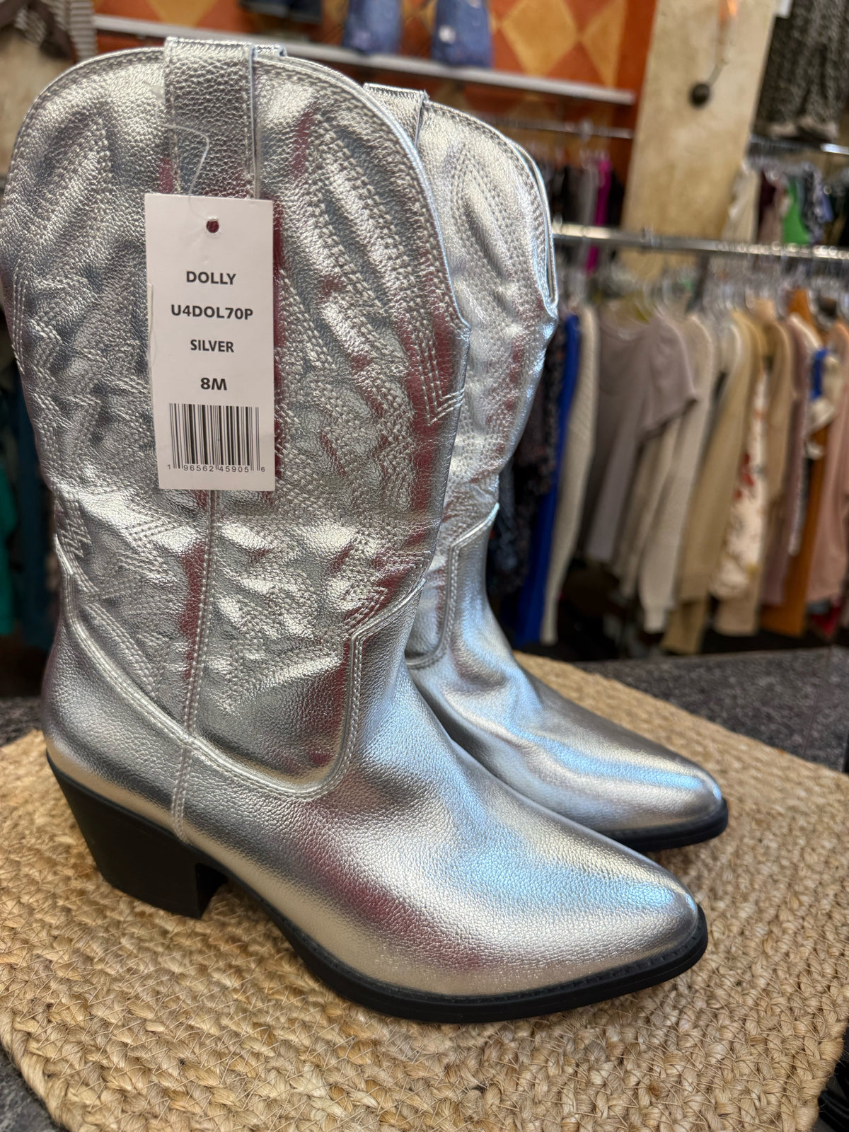 New with Tag UNIONBAY Silver Size 8 Boot