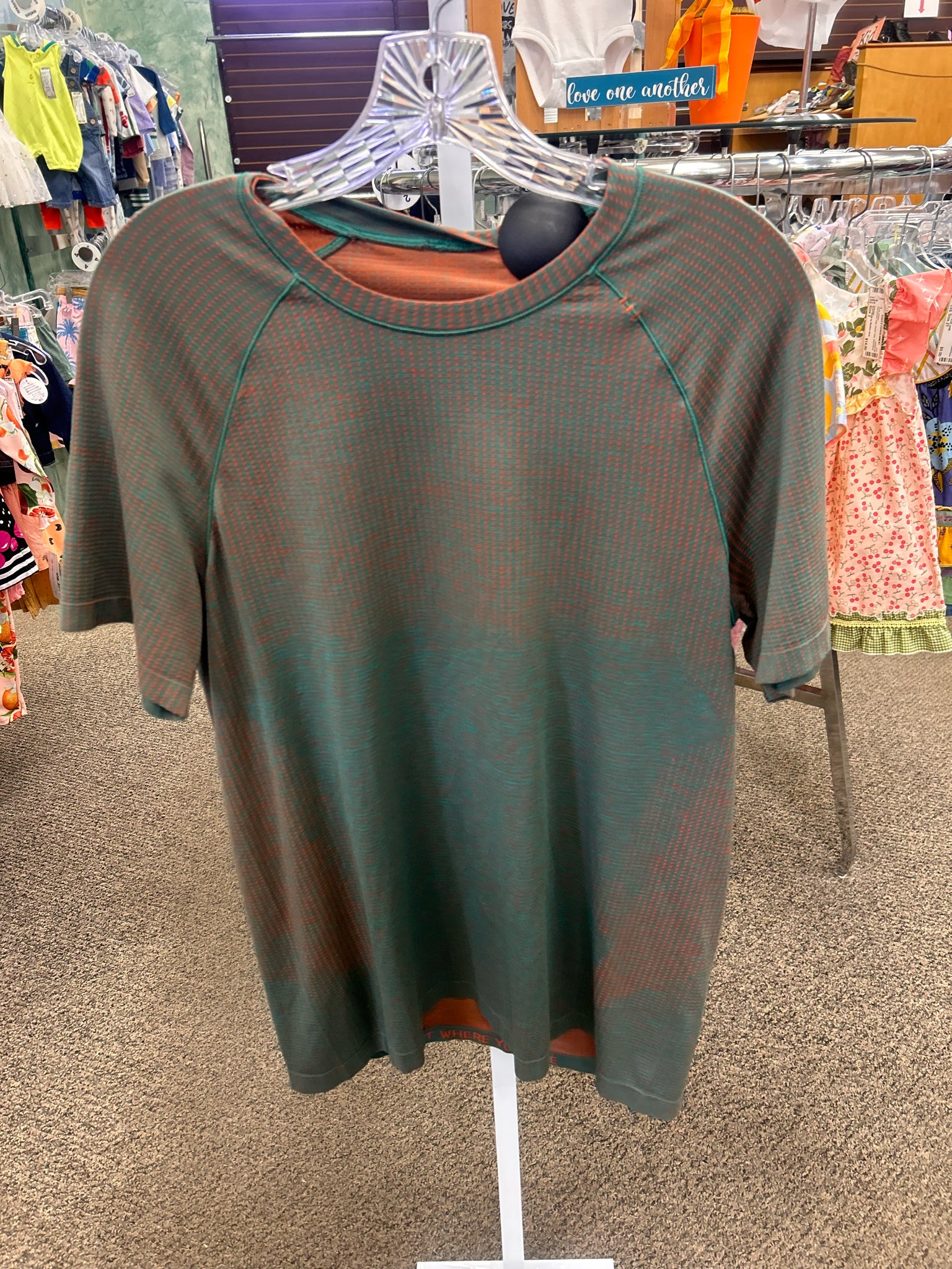 Pre-owned Lululemon Green Orange Men Size M Short Sleeve MENS Shirts